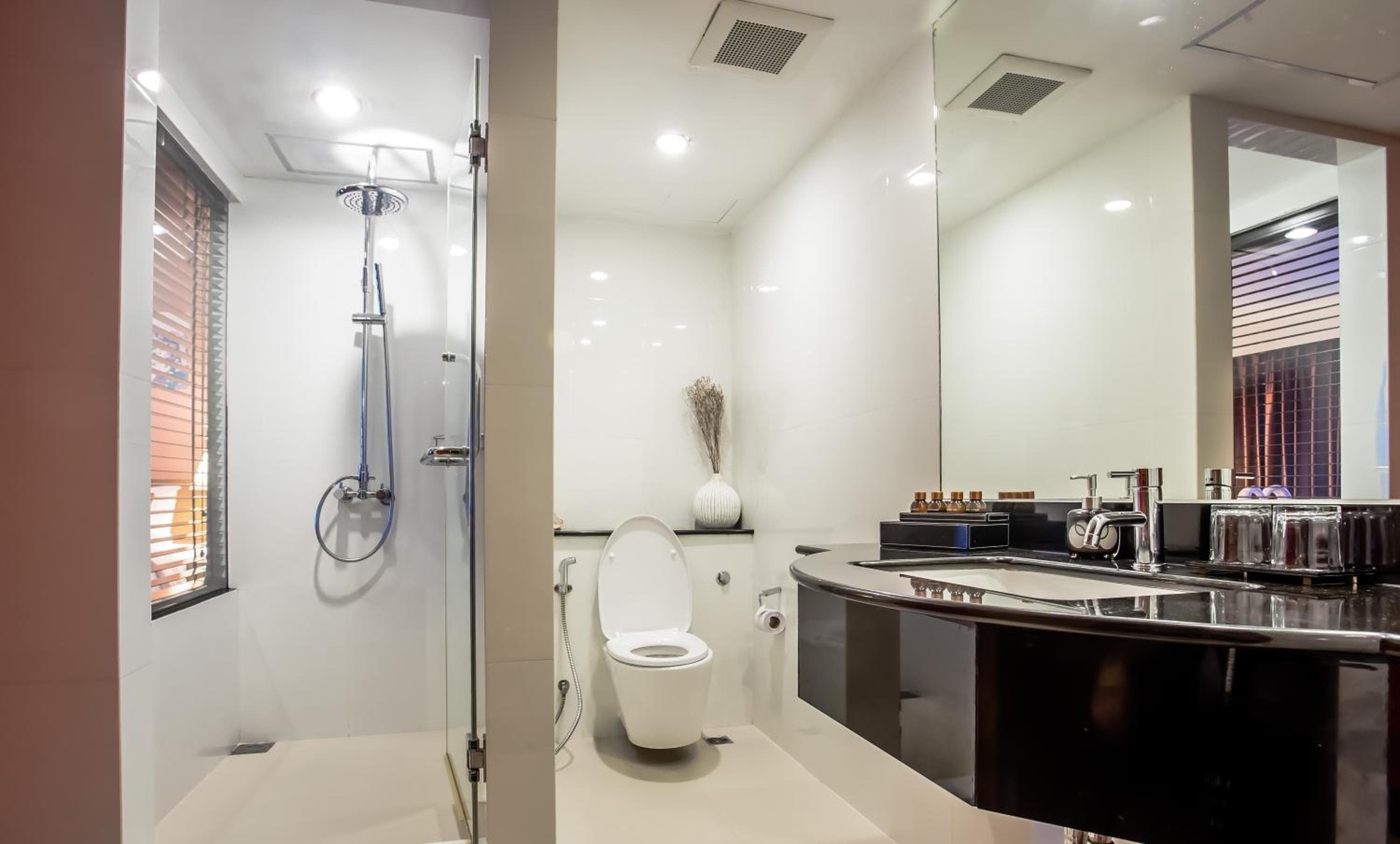 Nouvo City Hotel — 4