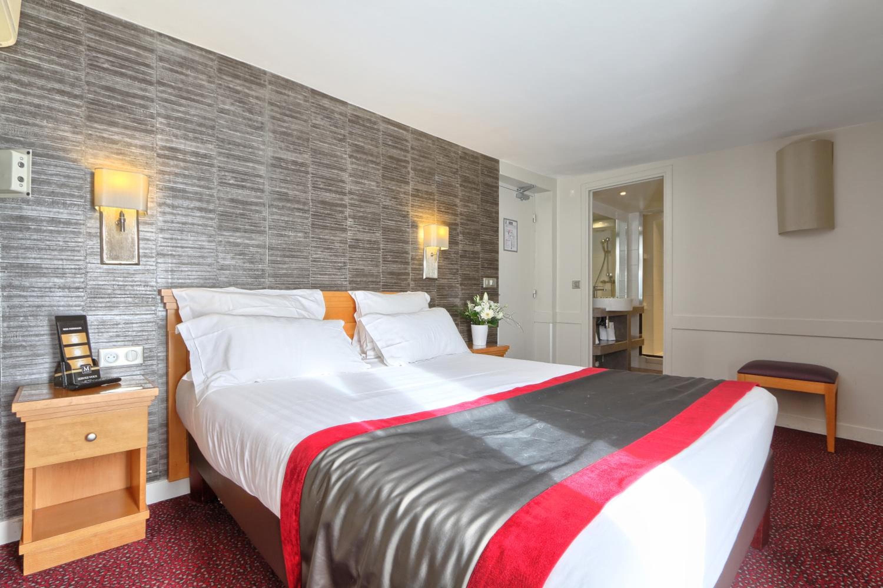 Hôtel Mondial — 3