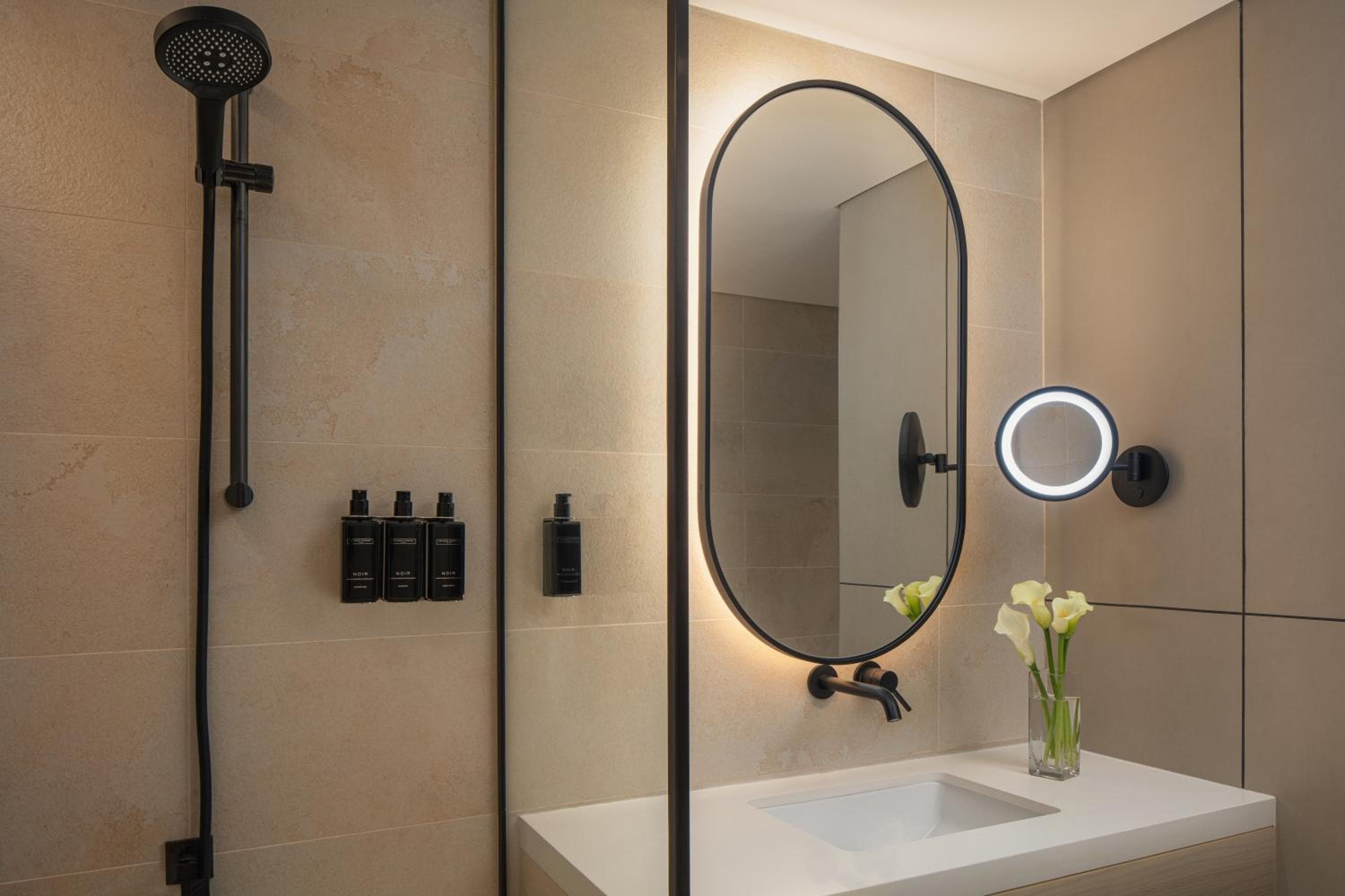 Towers Rotana - Dubai — 16