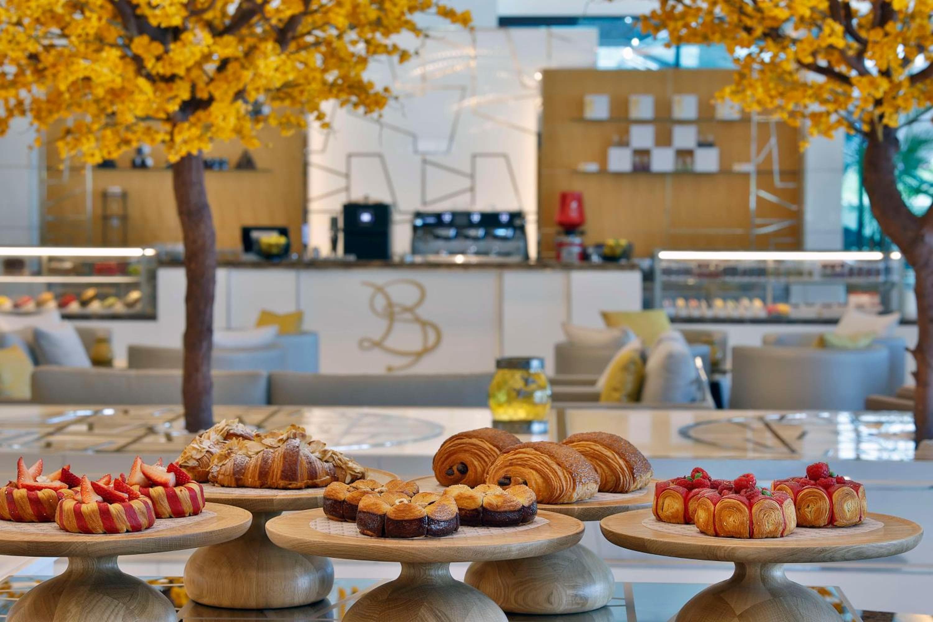 Hilton Dubai Palm Jumeirah hotel, Palm West Beach, Dubai, United Arab Emirates — photo 6