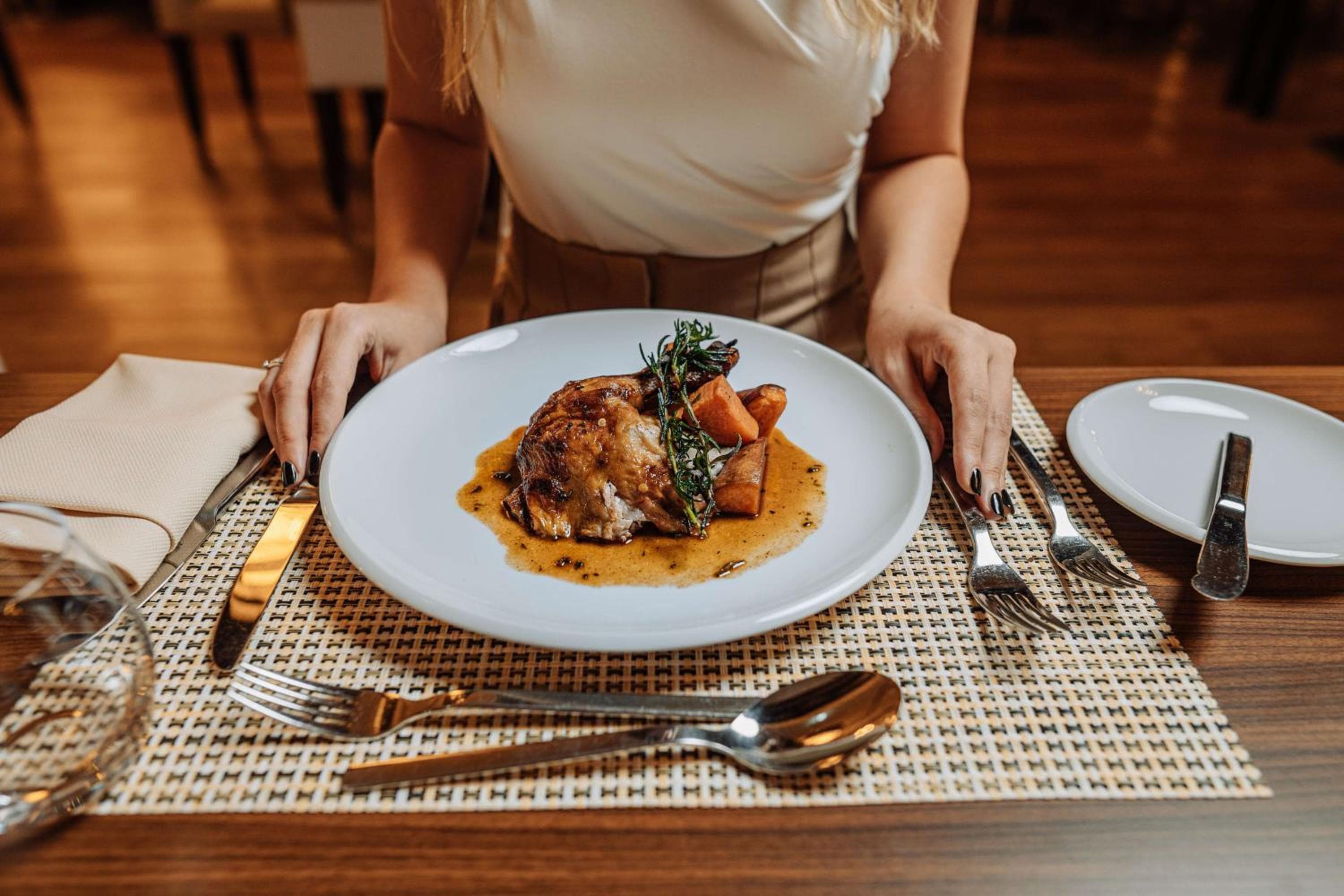 Hilton Dubai Palm Jumeirah hotel, Palm West Beach, Dubai, United Arab Emirates — photo 33