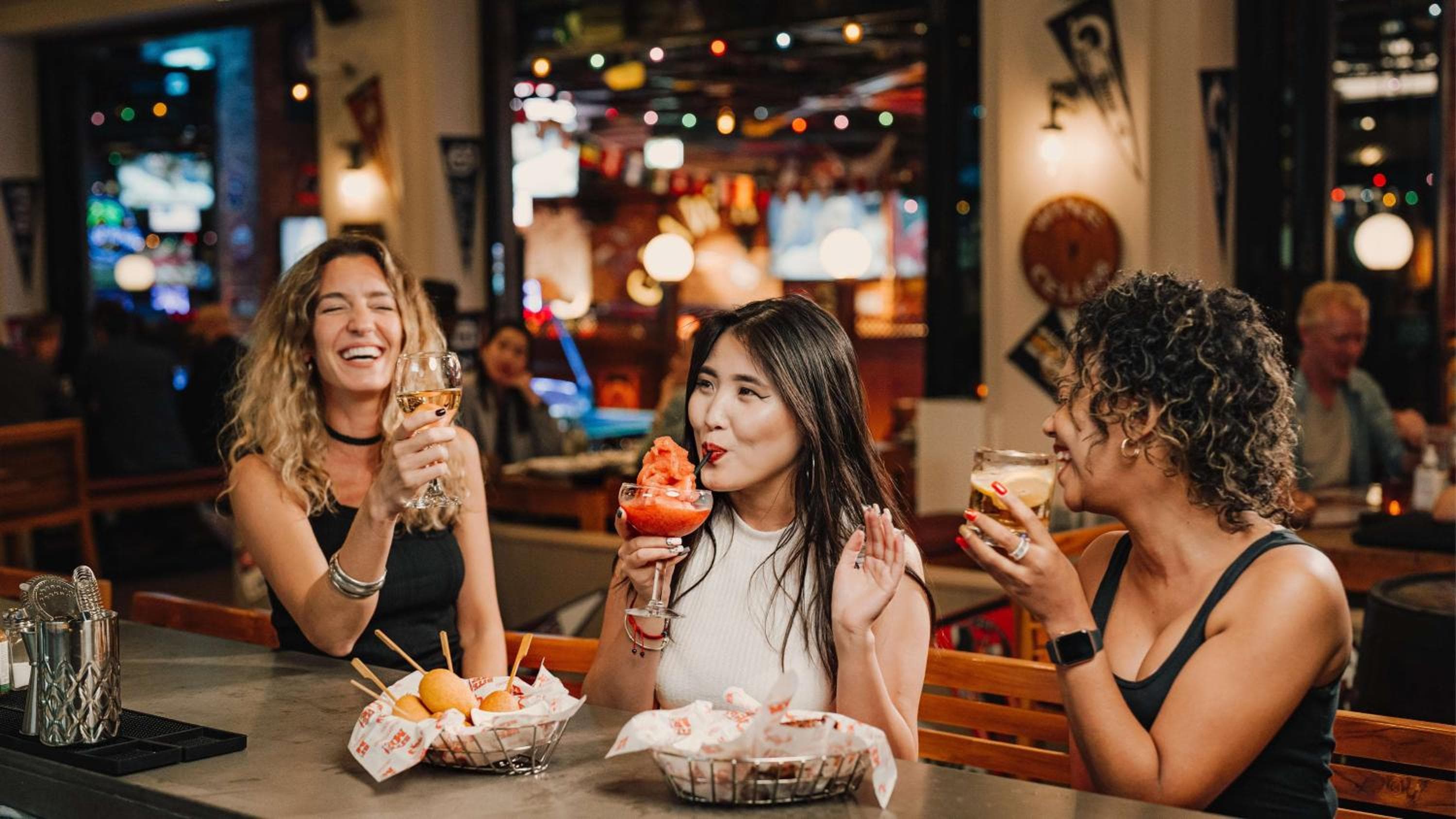 Hilton Dubai Palm Jumeirah hotel, Palm West Beach, Dubai, United Arab Emirates — photo 72