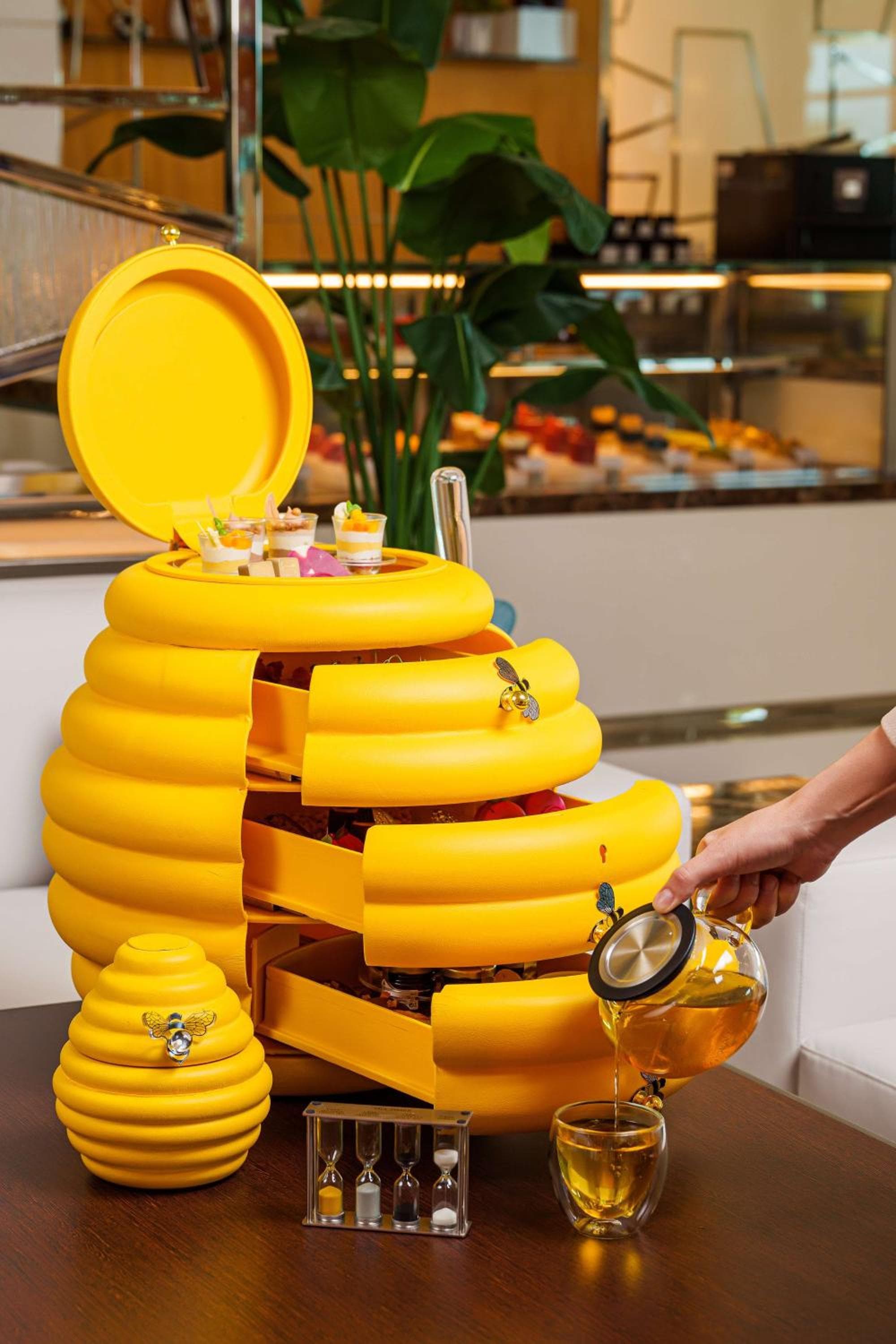 Hilton Dubai Palm Jumeirah hotel, Palm West Beach, Dubai, United Arab Emirates — photo 82