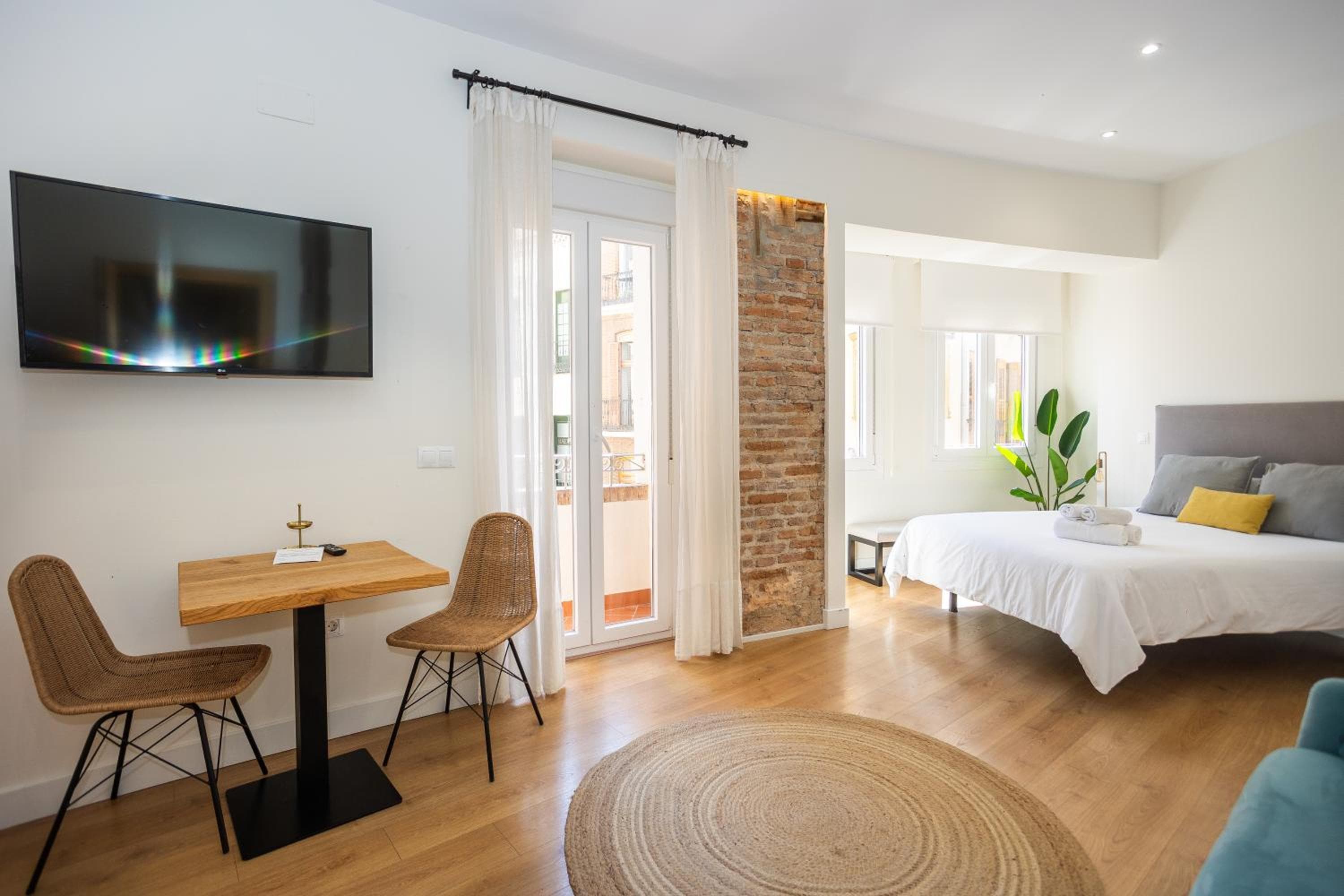 Chinitas Santos Apartments — 10