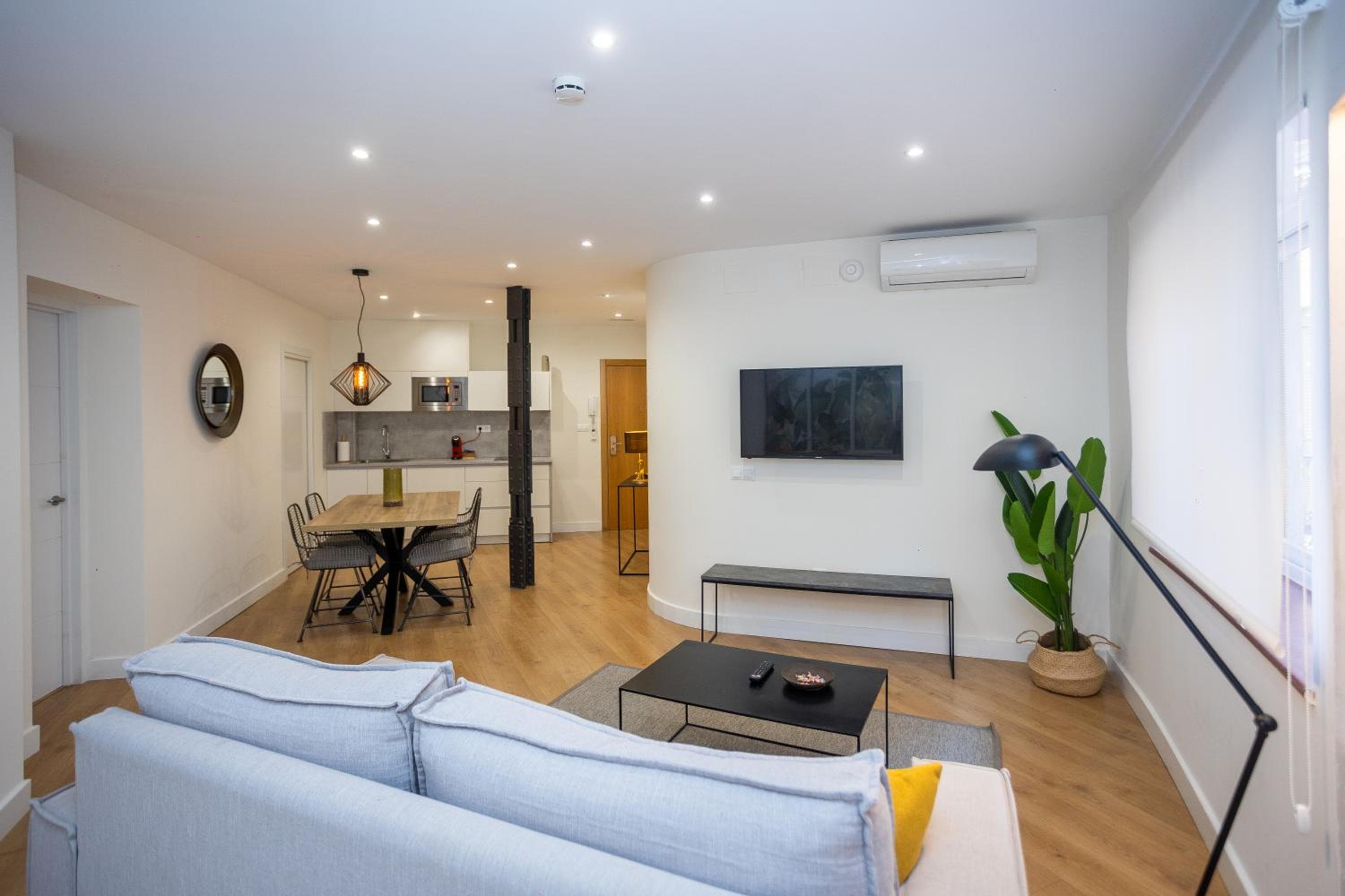 Chinitas Santos Apartments — 7
