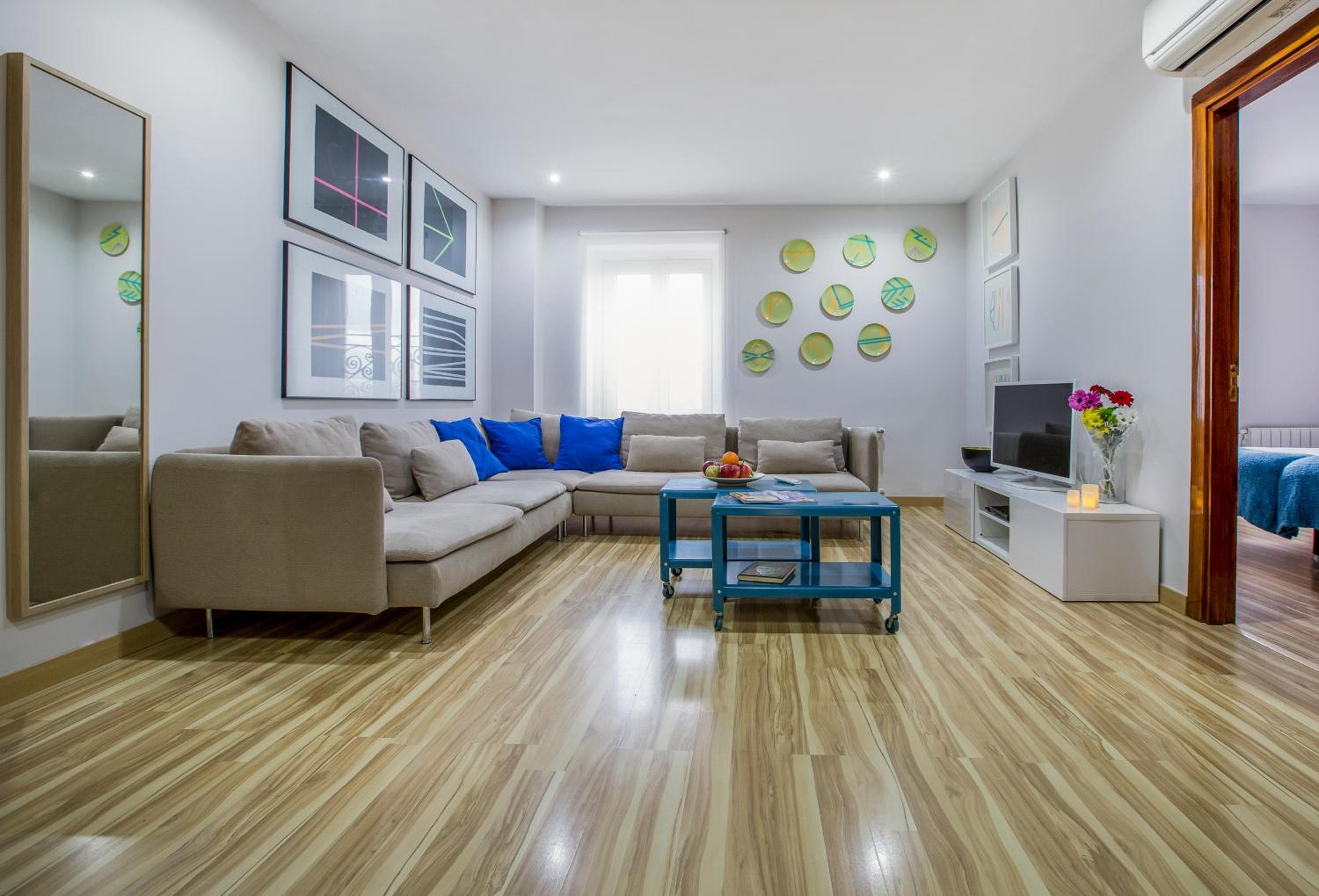 Mola Suites — 19