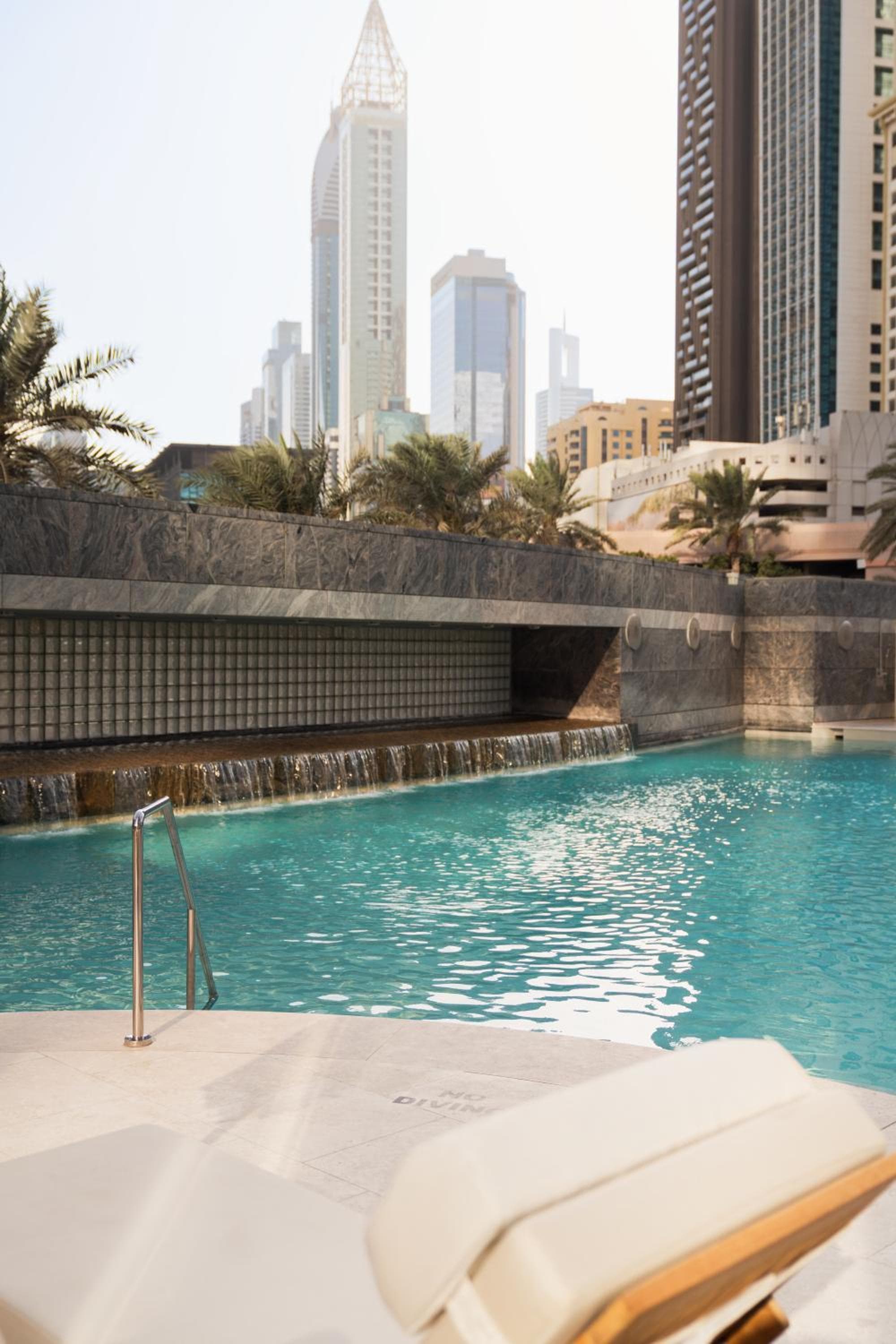 Jumeirah Emirates Towers Dubai — 22