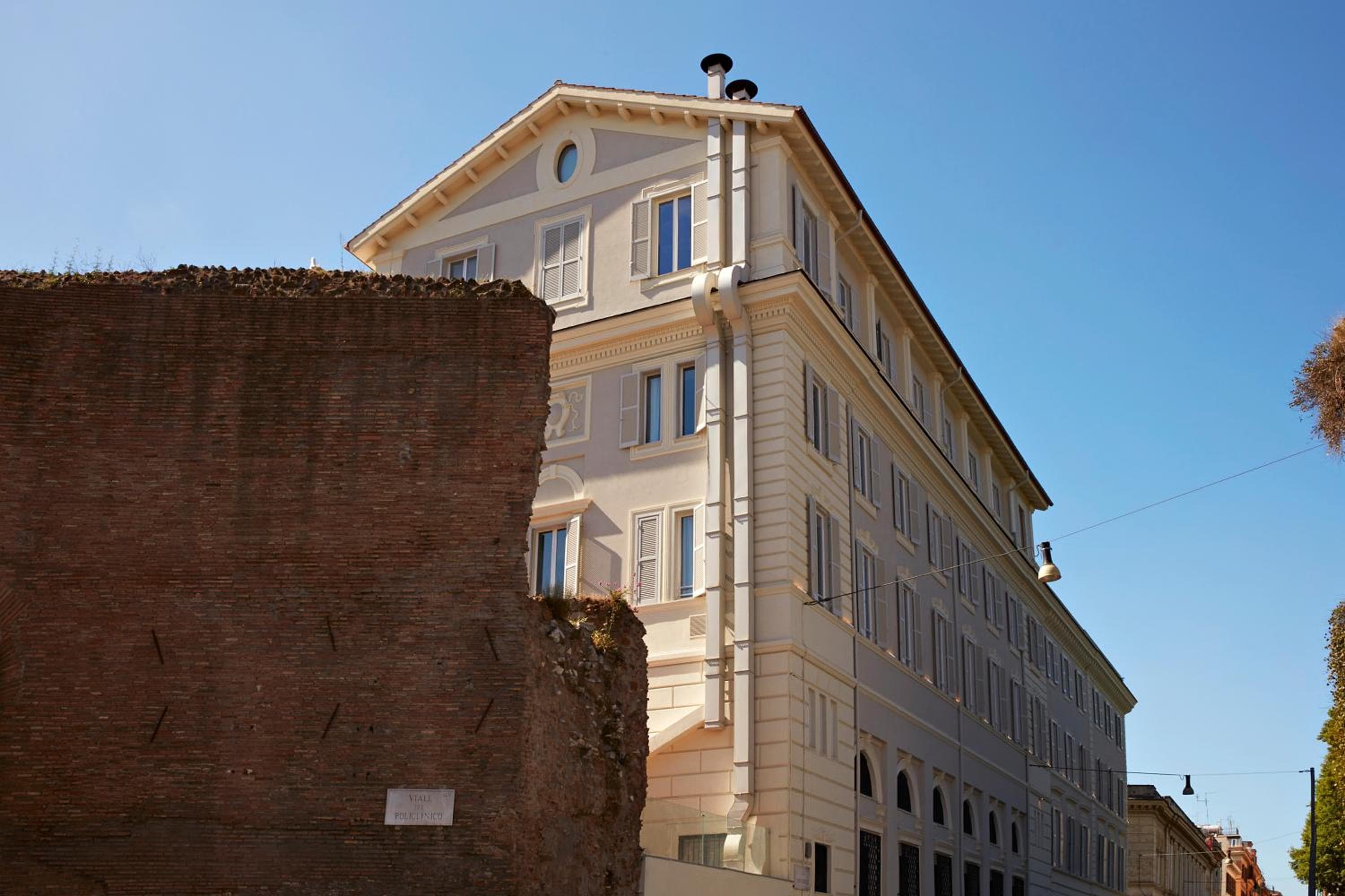 Hotel The Building — 7