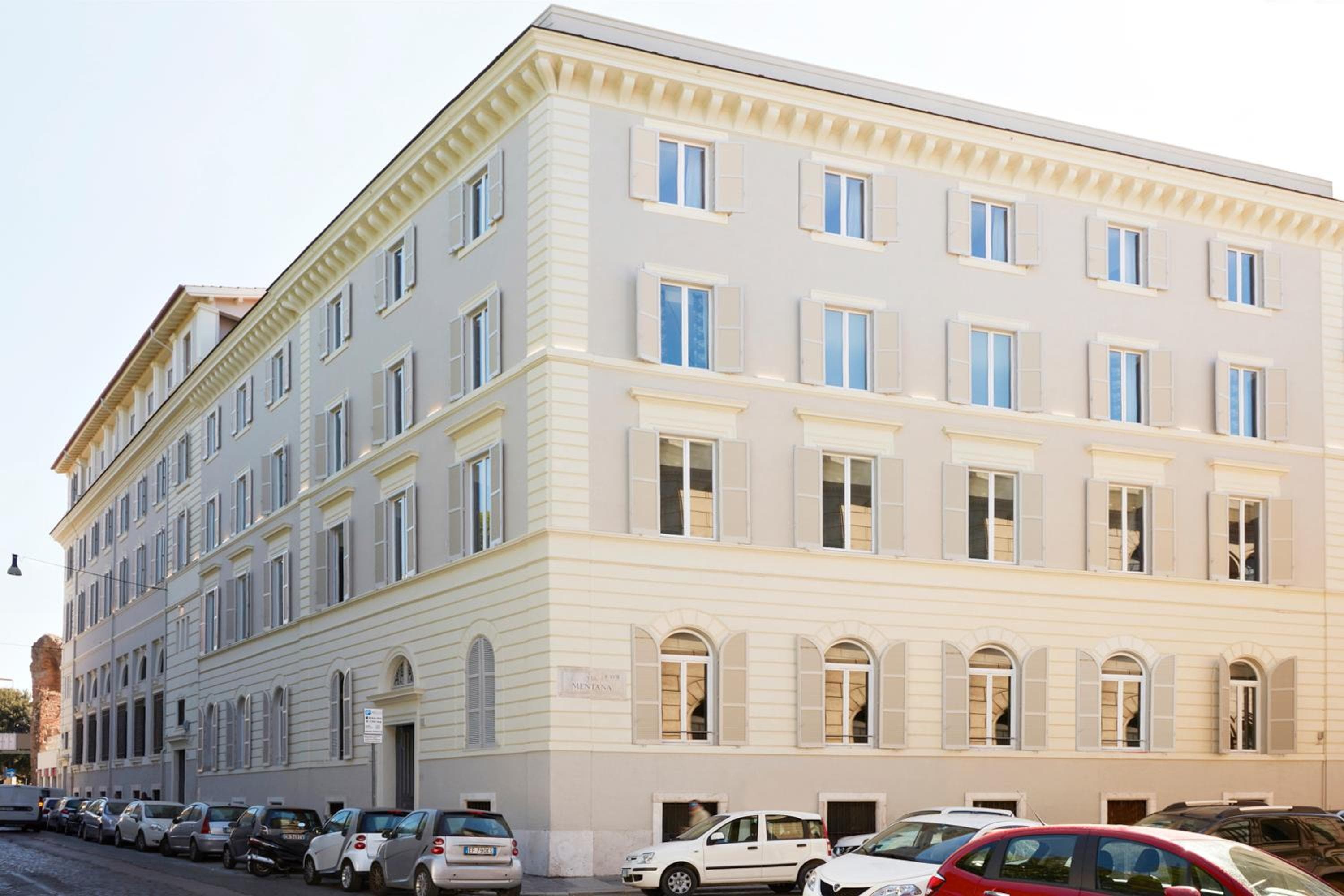 Hotel The Building — 4