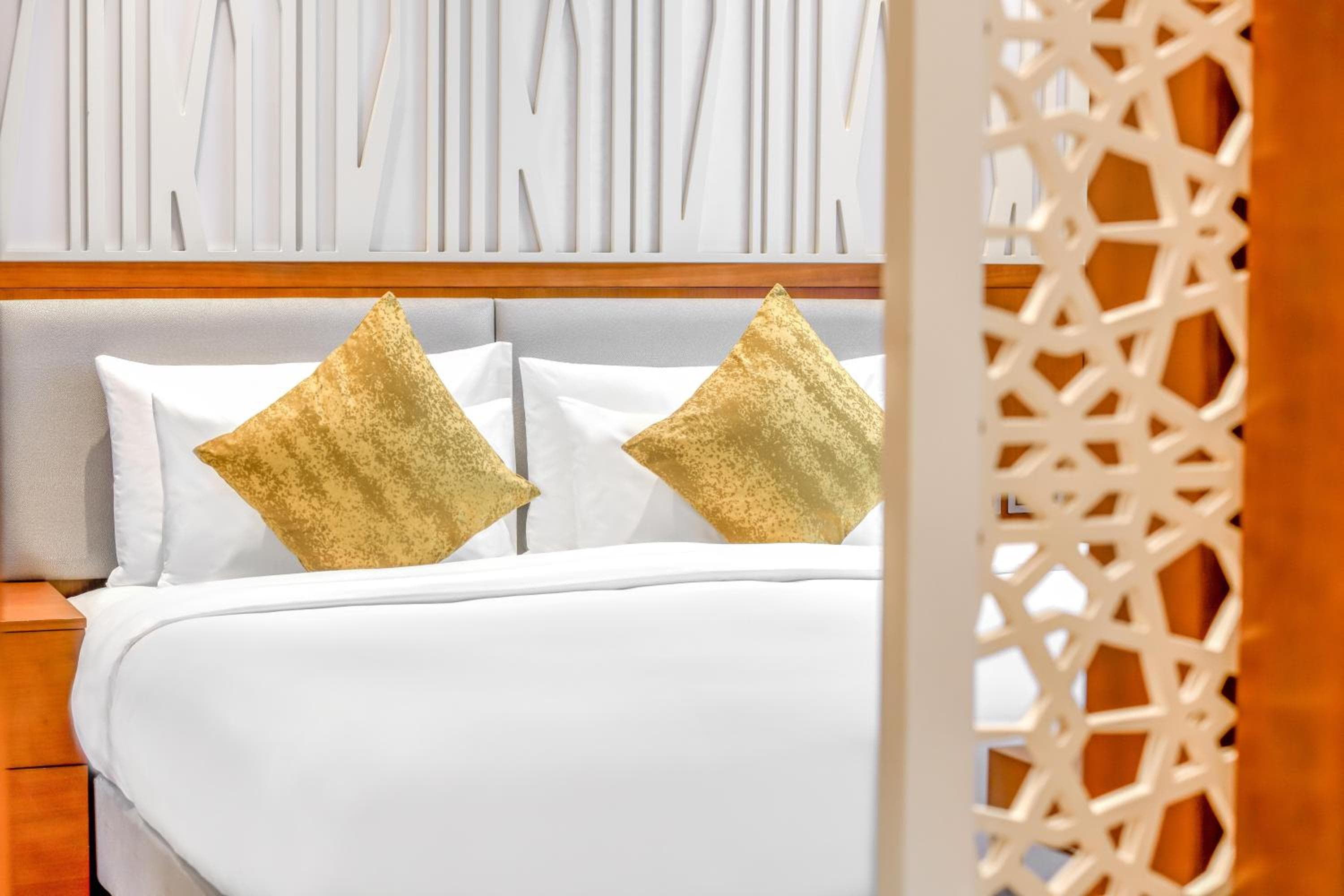 Grand Mercure Dubai City — 15
