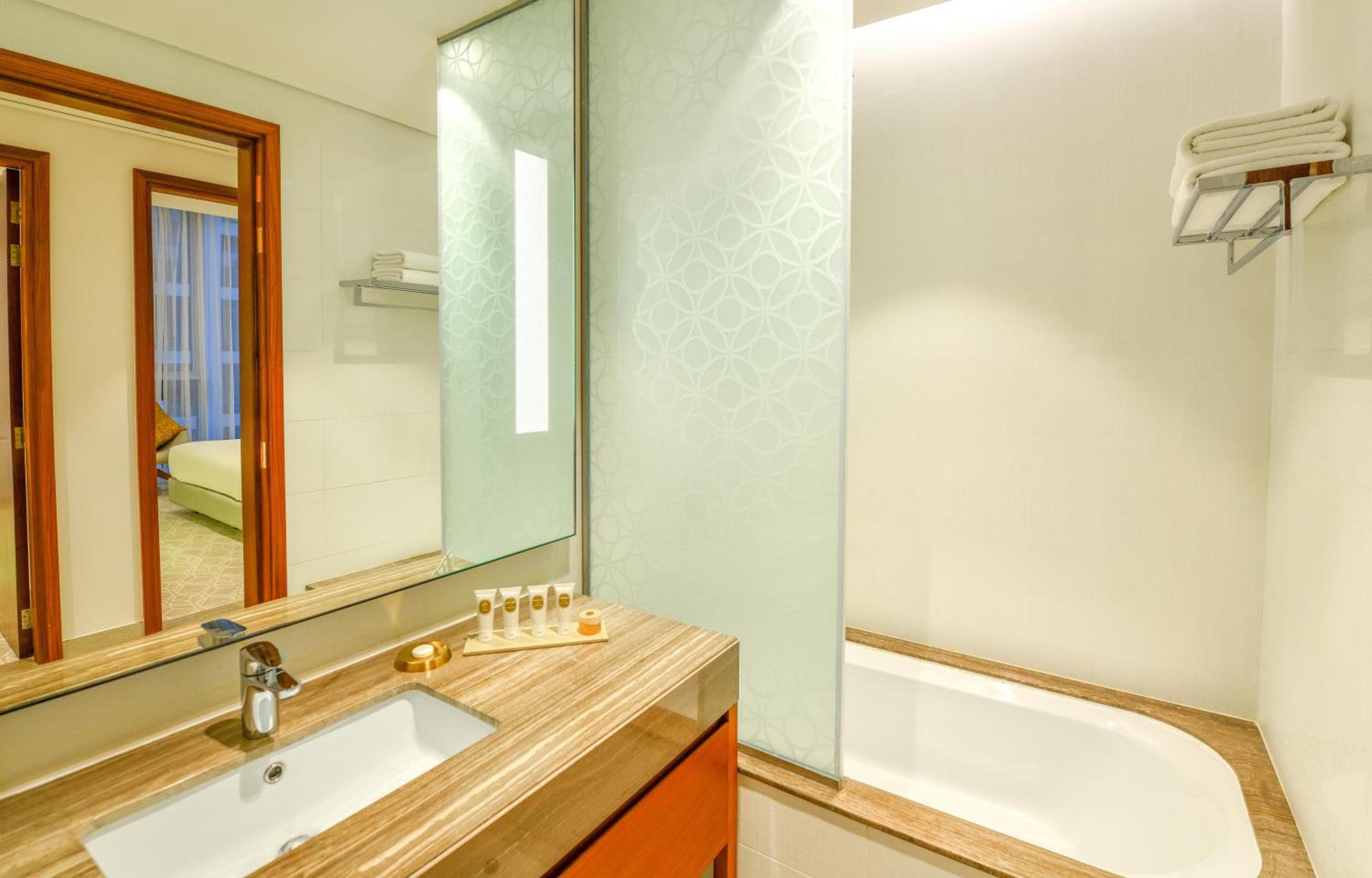 Grand Mercure Dubai City — 27