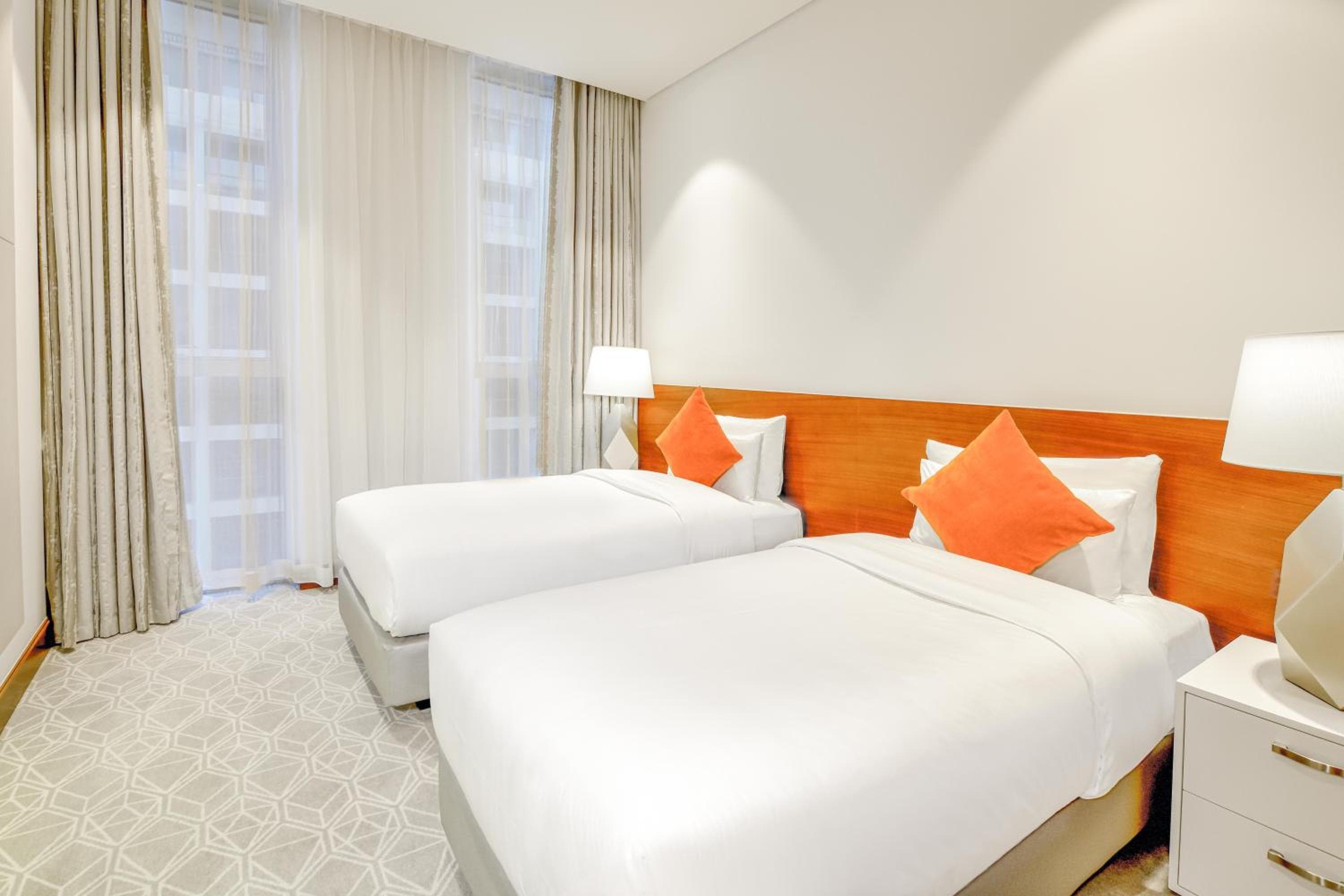 Grand Mercure Dubai City — 9
