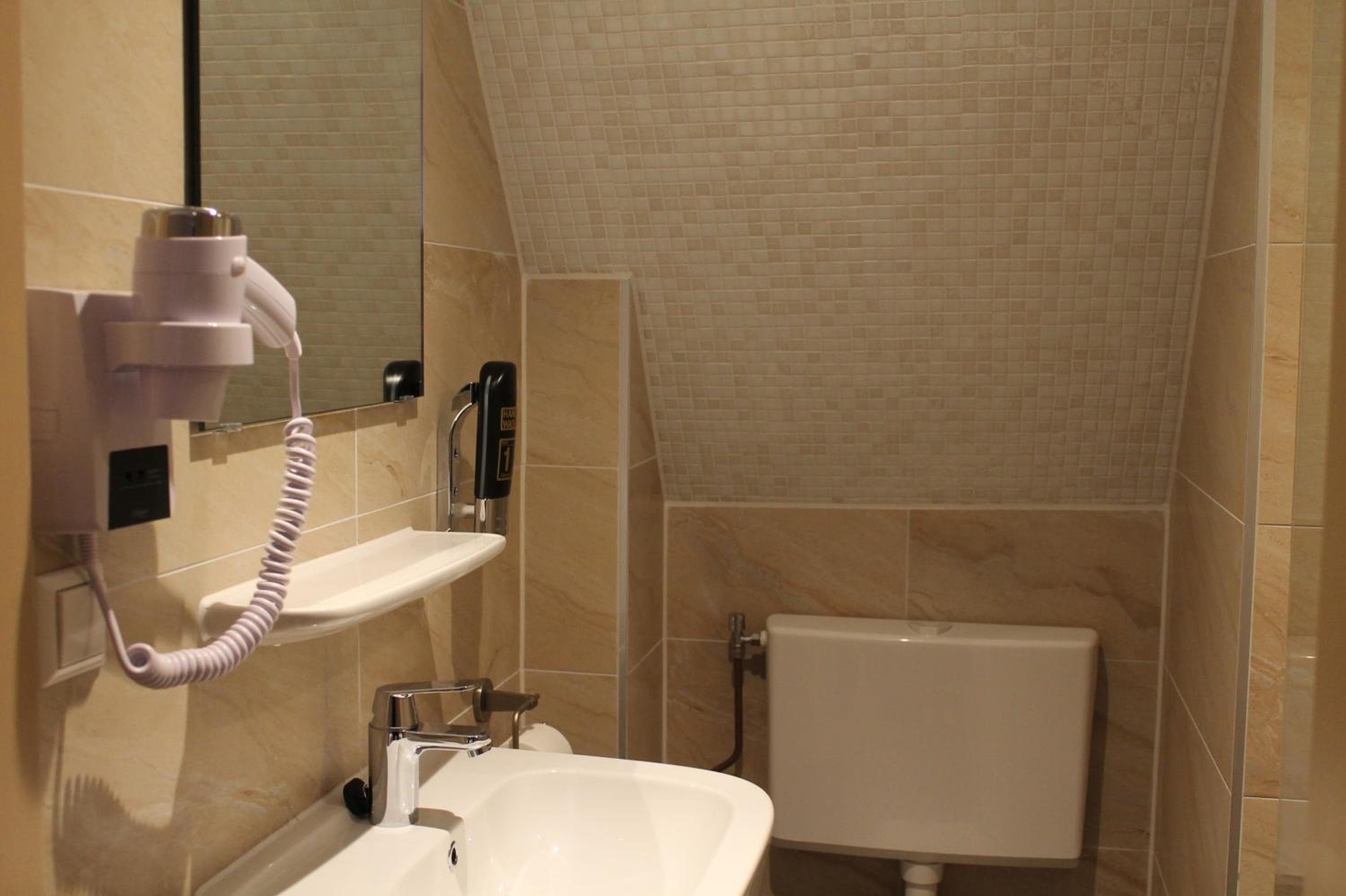 Hotel Aston City — 30