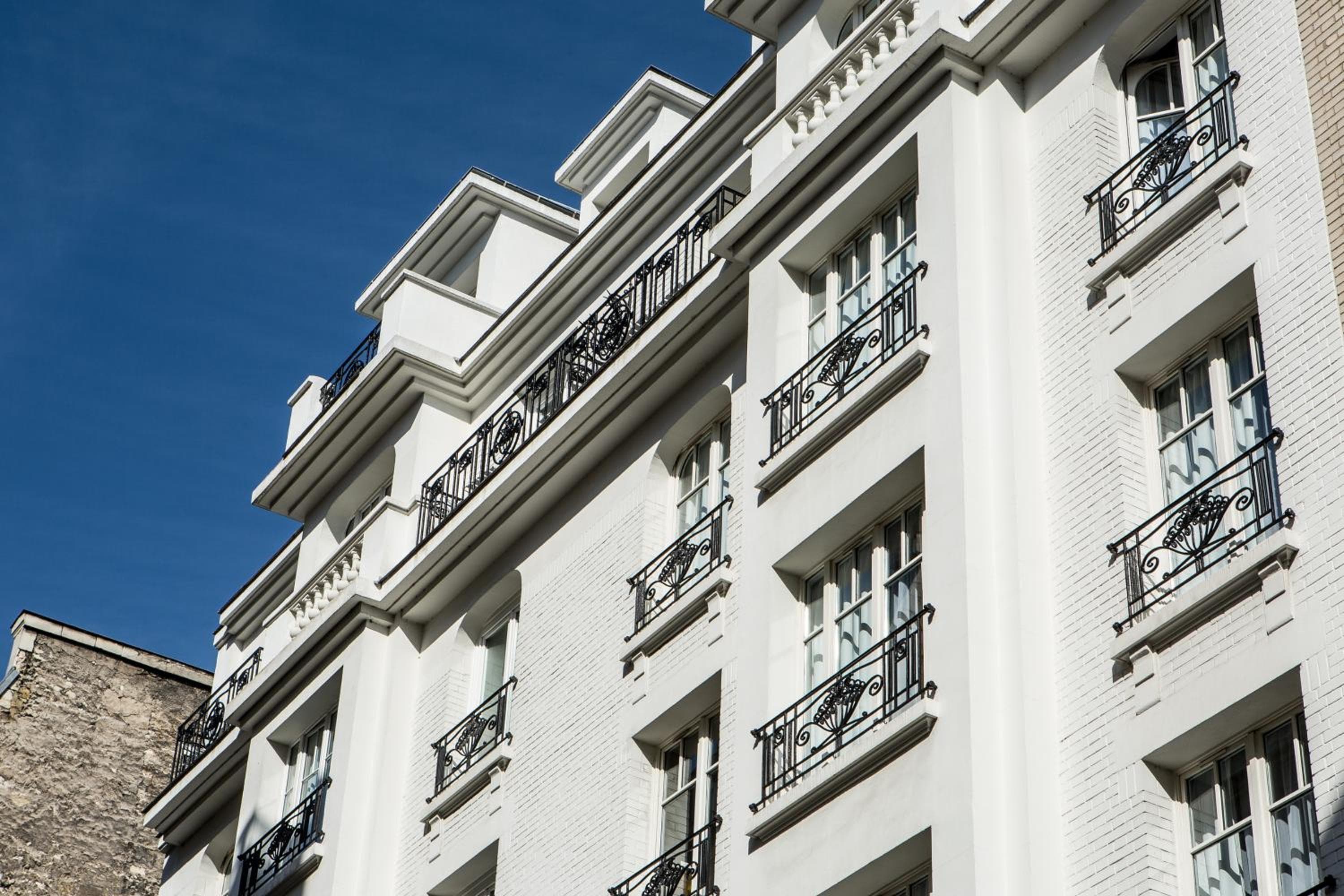 Le Général Hôtel — 1