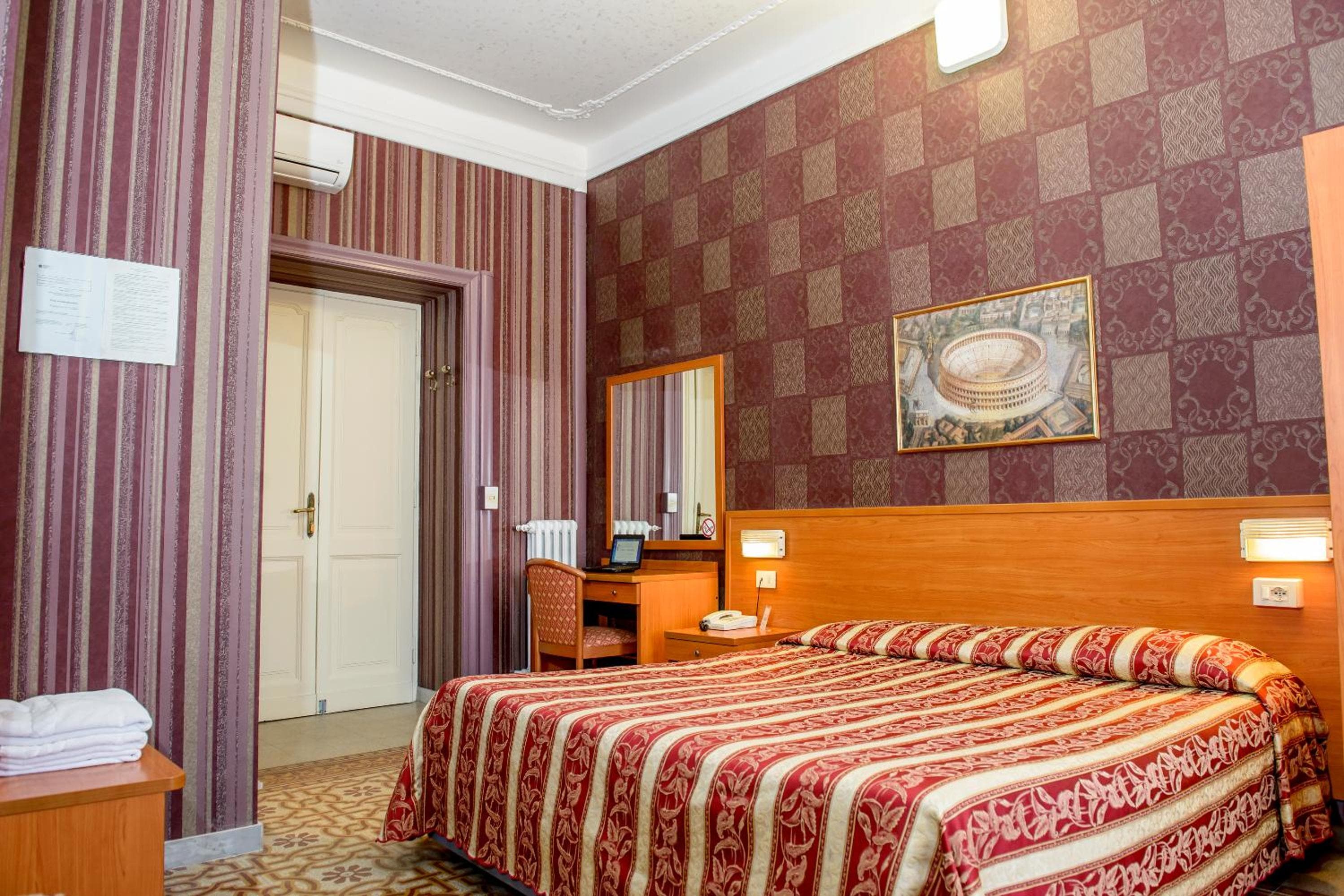 Hotel Emmaus — 8