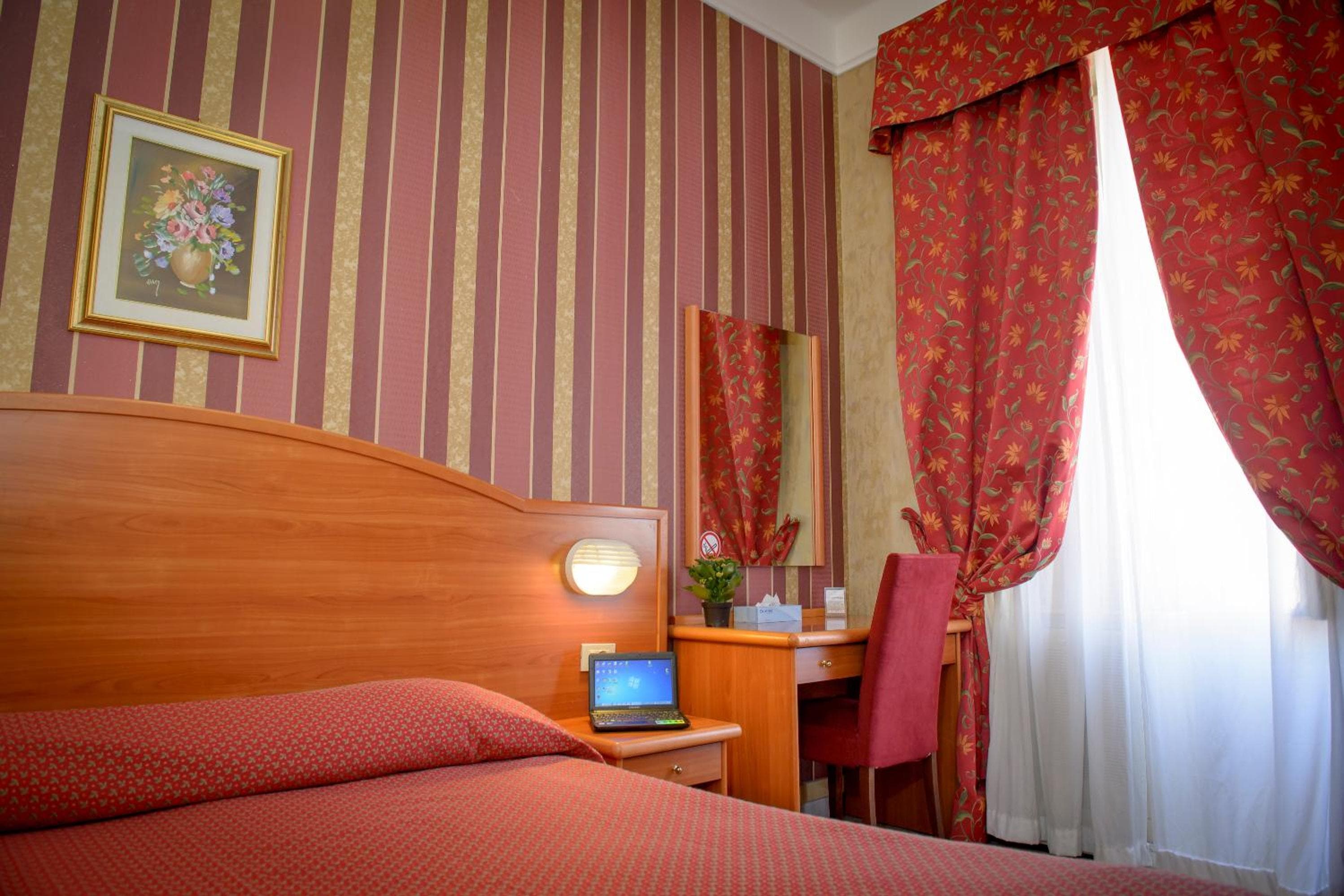 Hotel Emmaus — 29