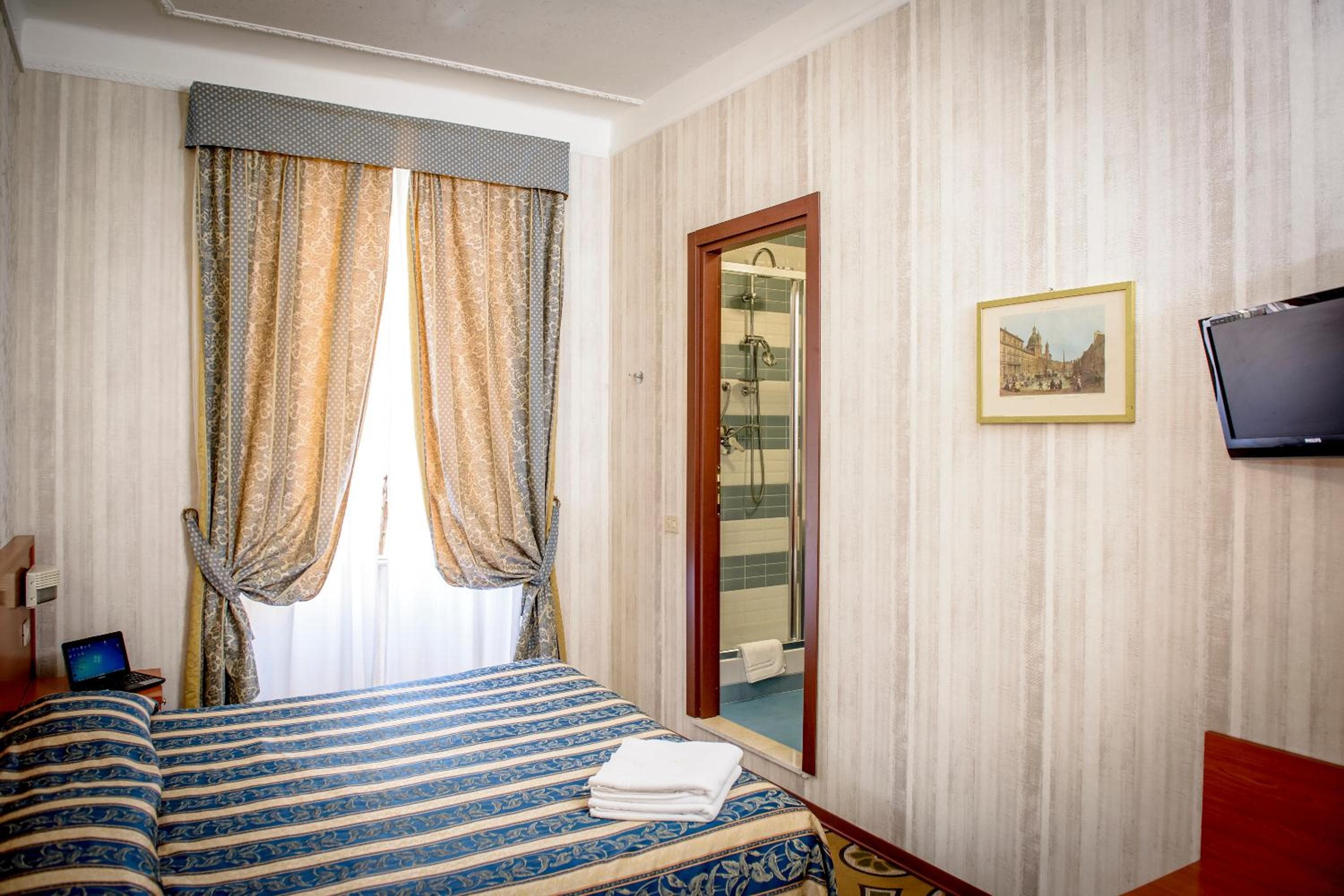 Hotel Emmaus — 25