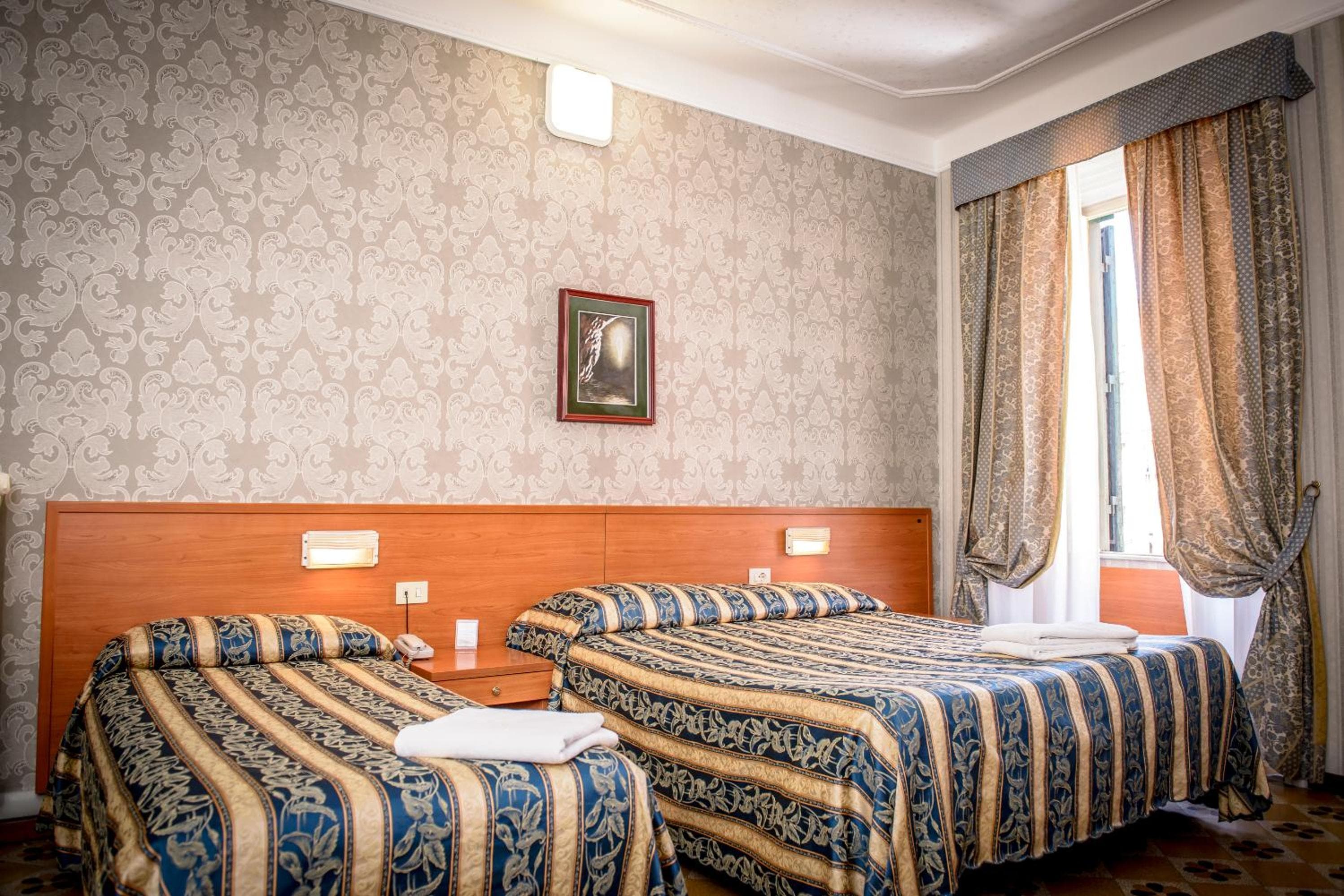 Hotel Emmaus — 9