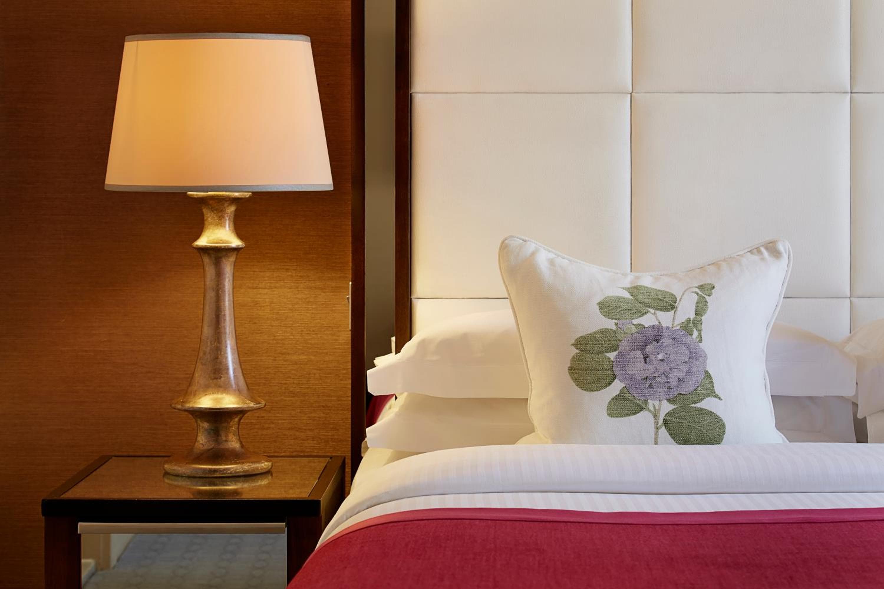 The Mandeville Hotel — 12