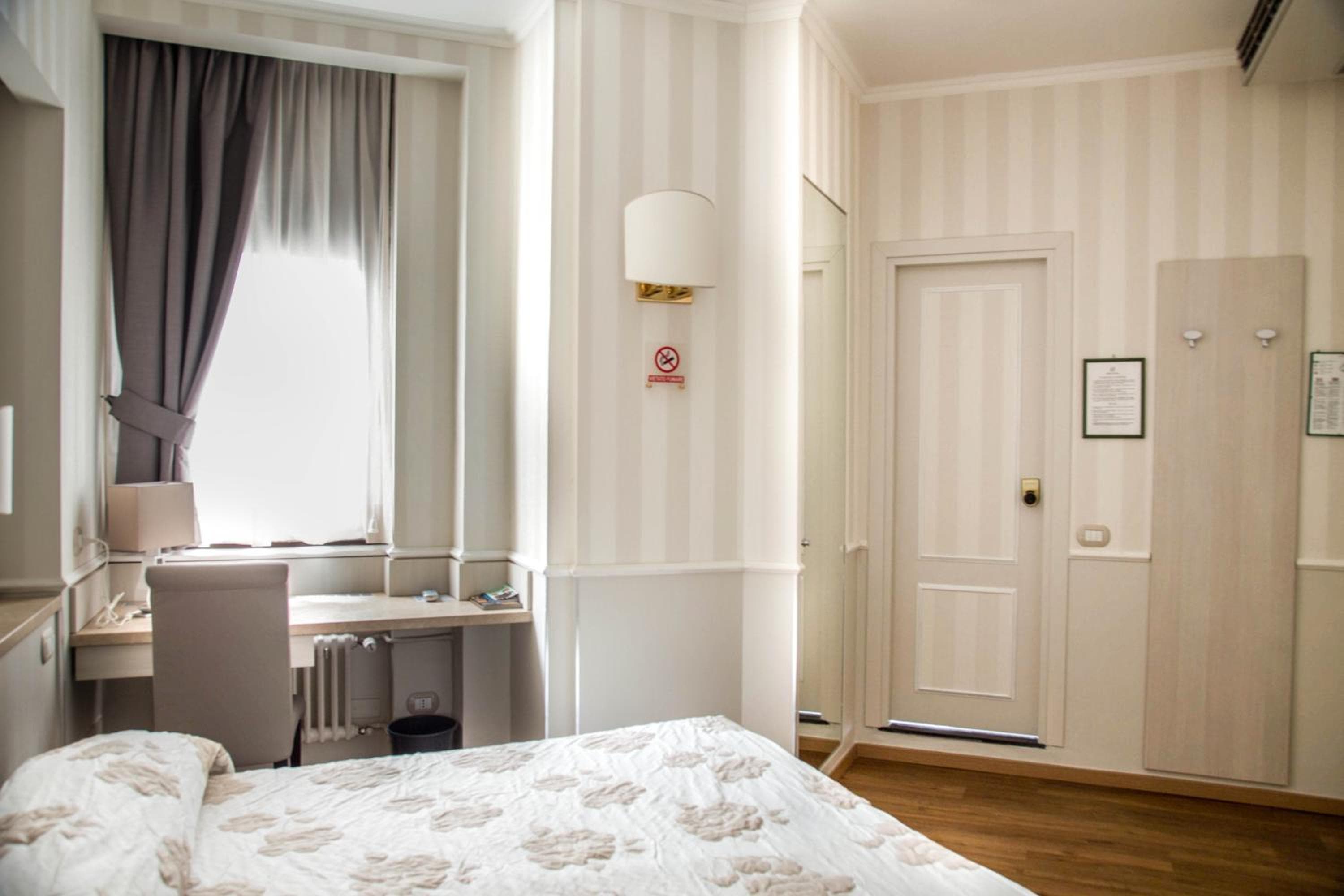 Hotel Flora — 8