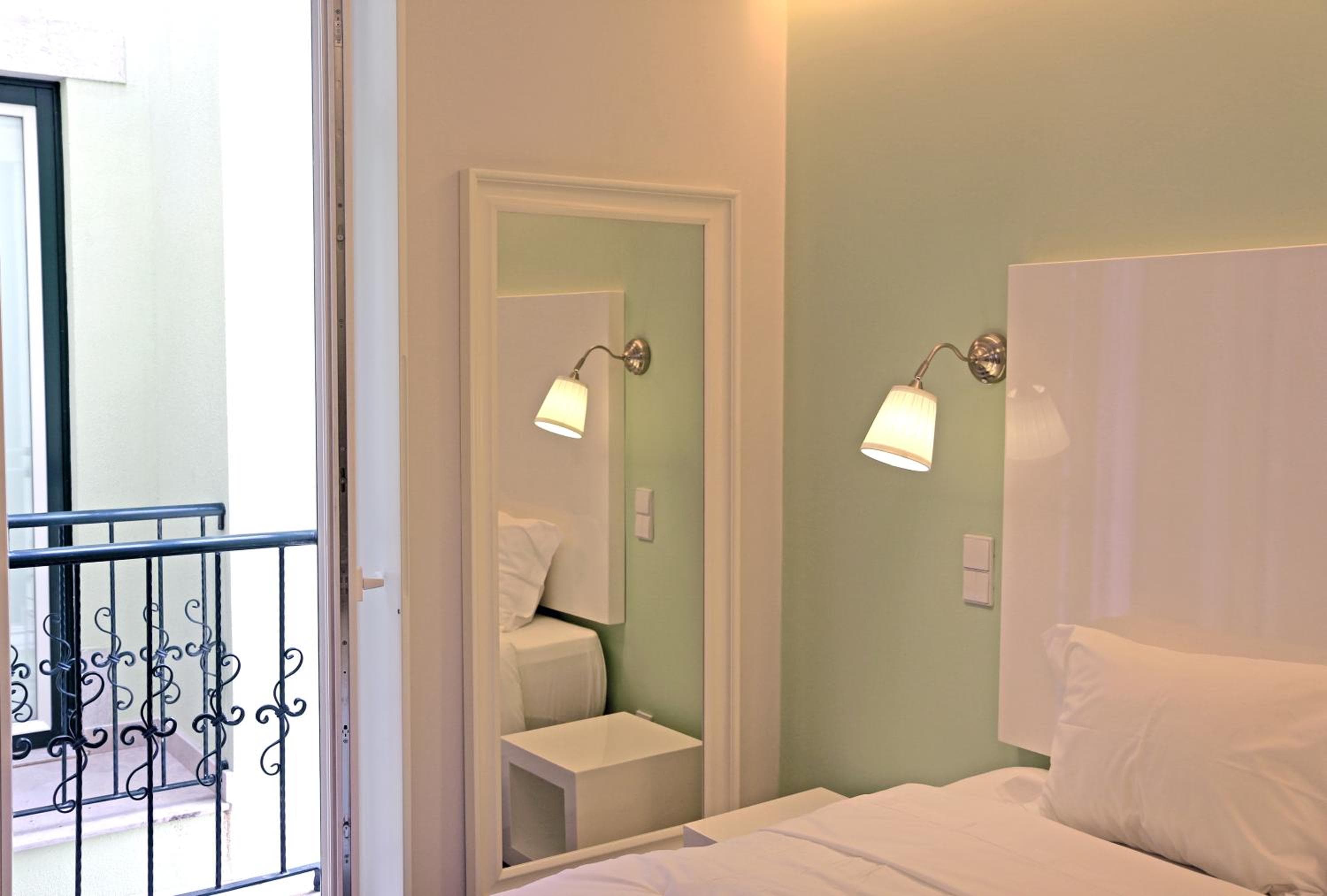 Lisbon Colours Bairro Alto Apartments — 23
