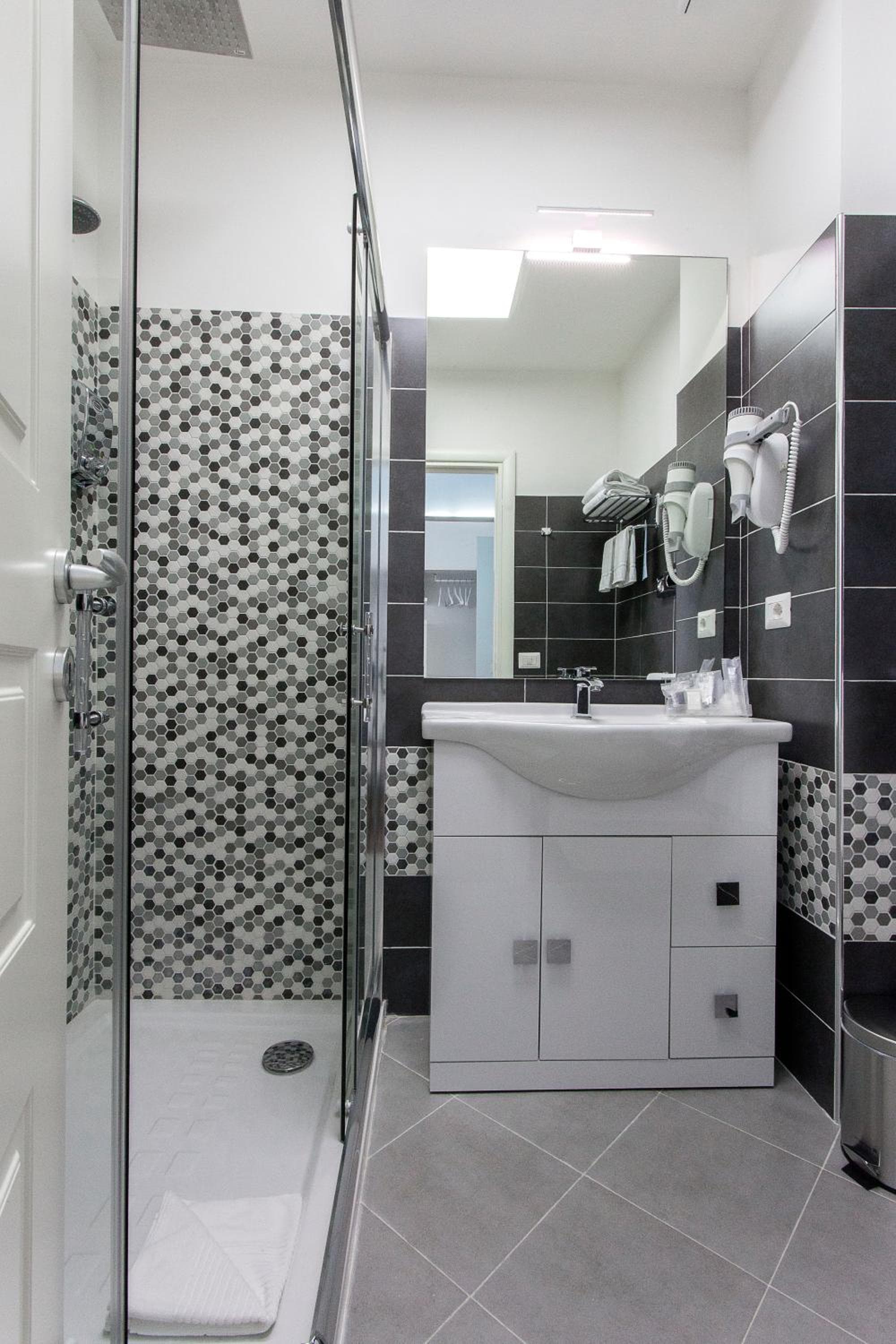 Relais Trevi 95 Boutique Hotel — 7