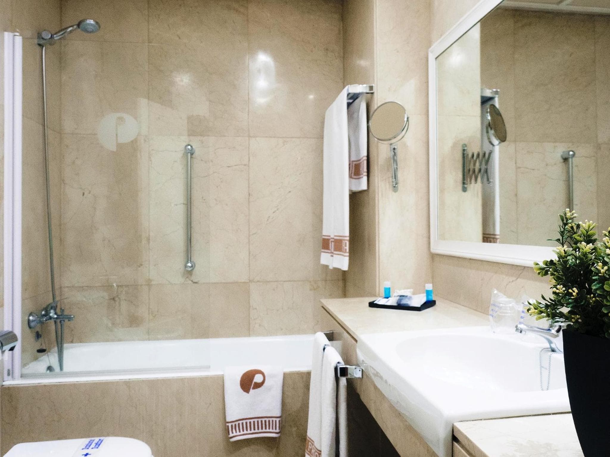 Hotel Pasarela — 24