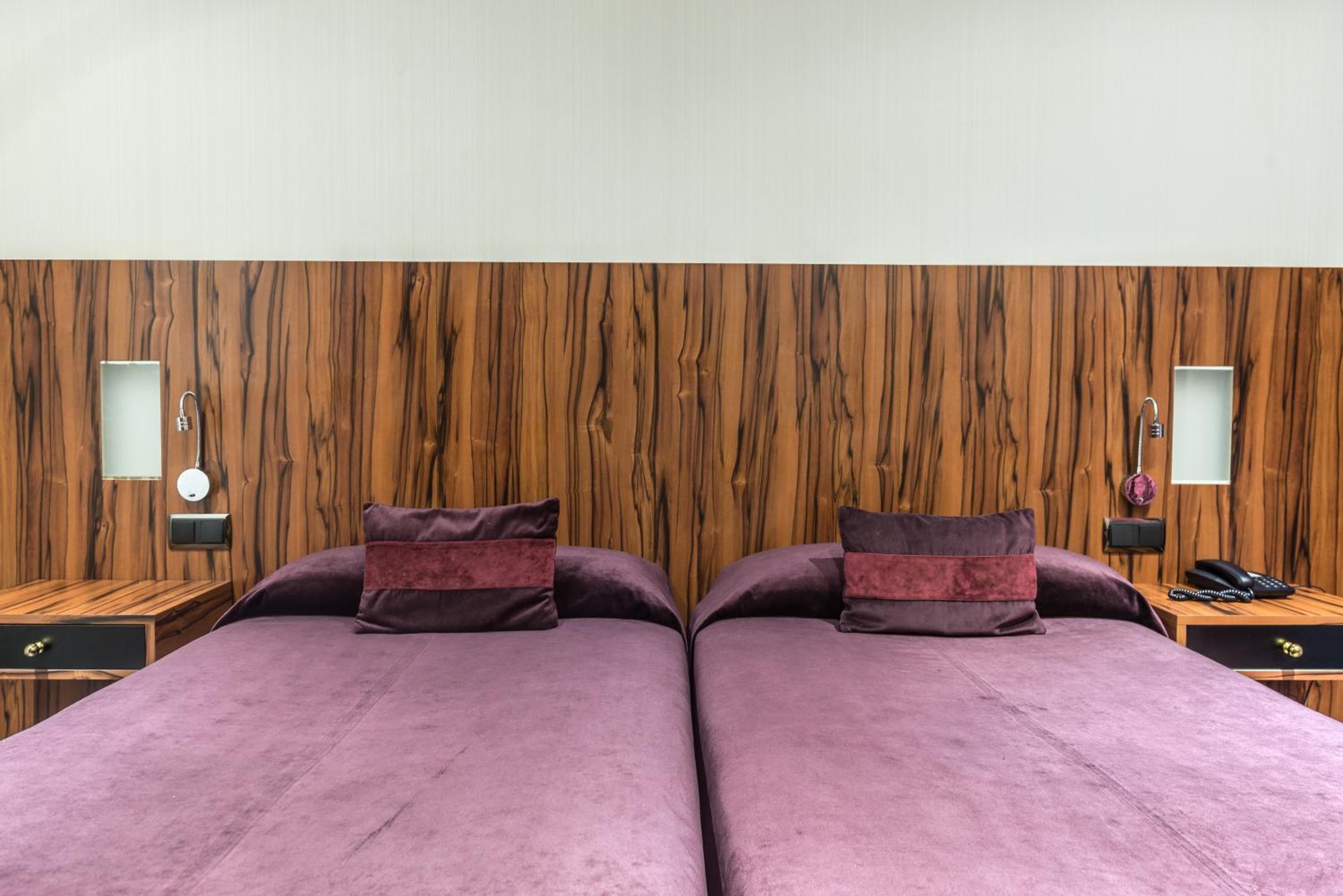 Hotel California — 4