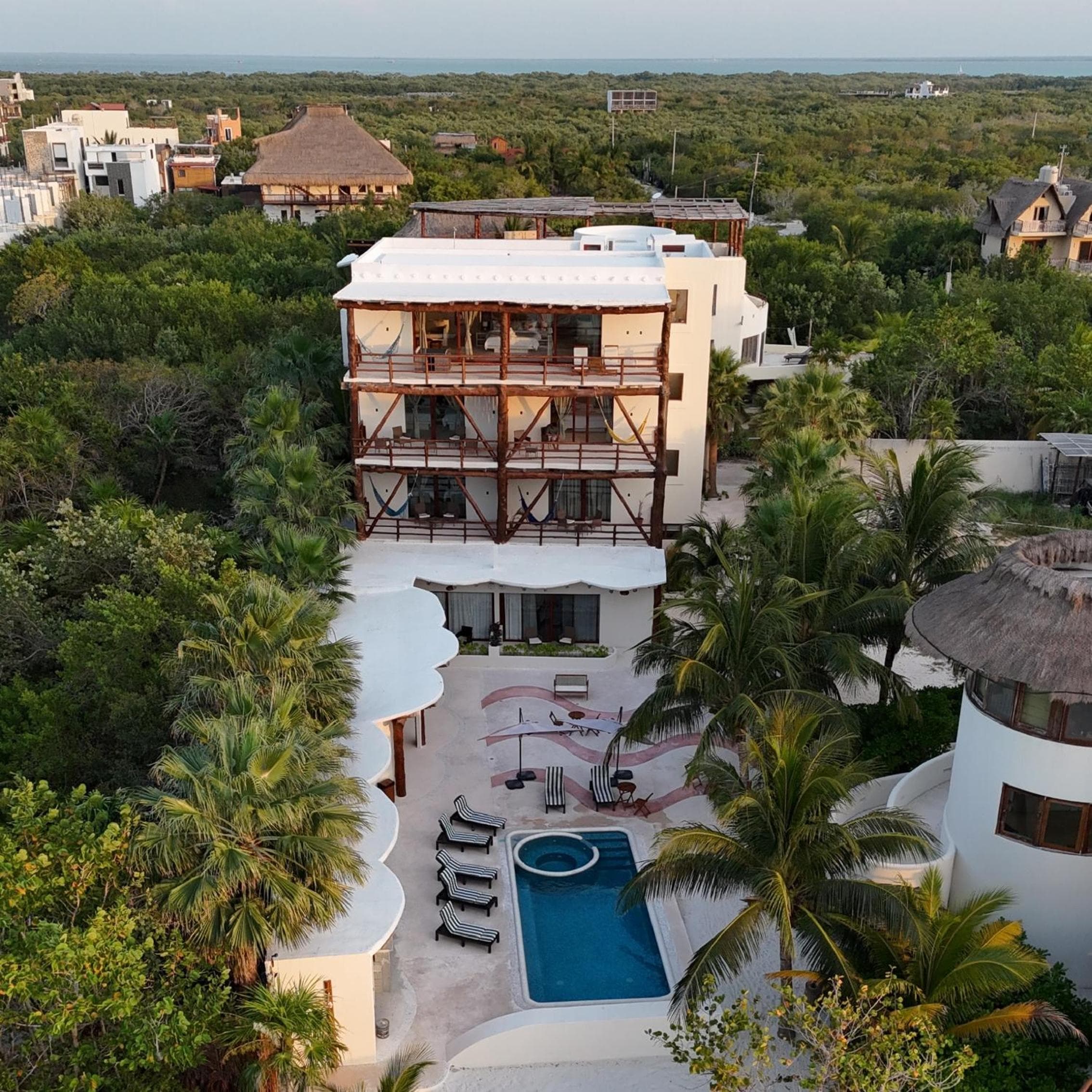 Beachfront Hotel Boutique DK — 25