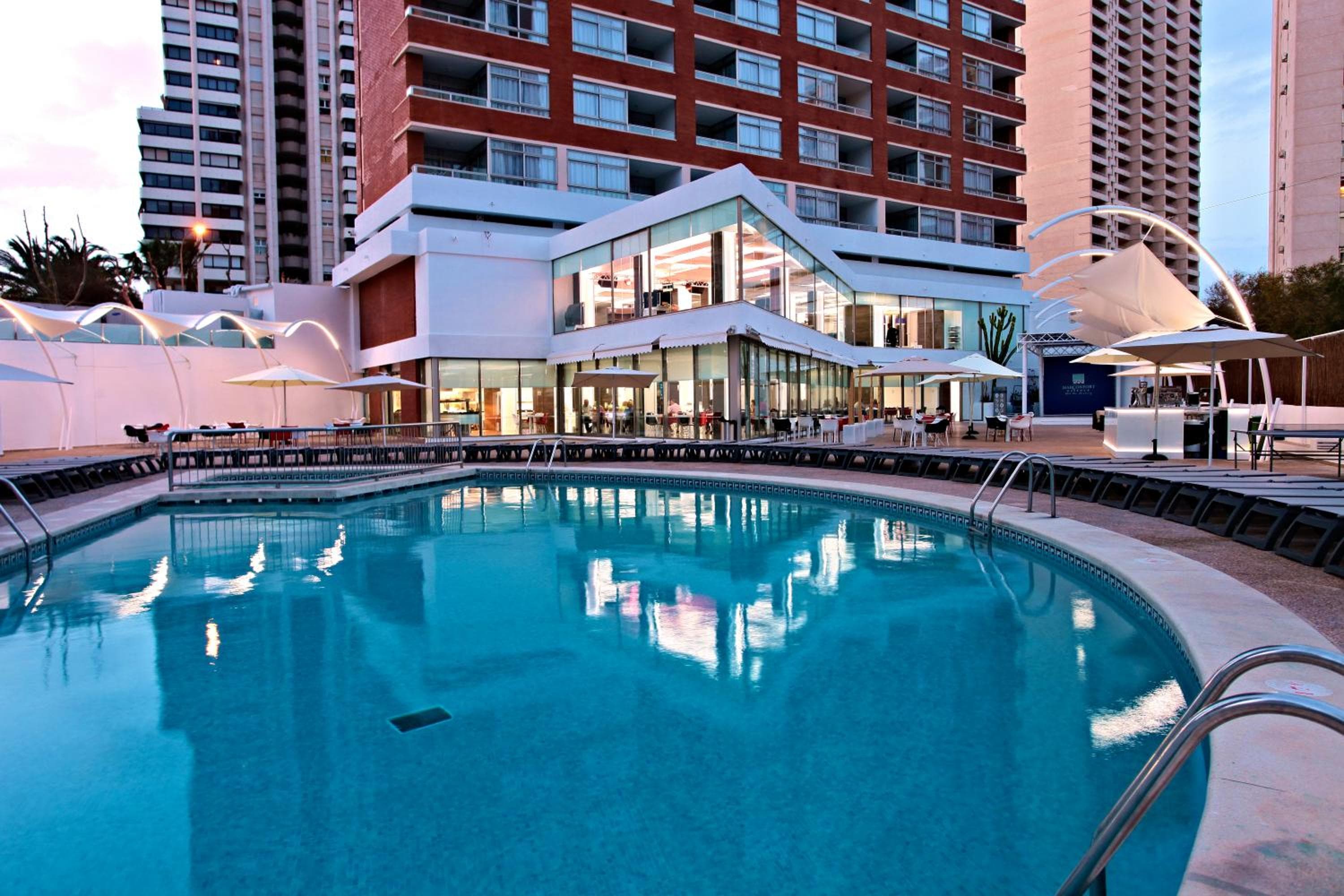 Flamingo Beach Resort - Adults Recommended — 4