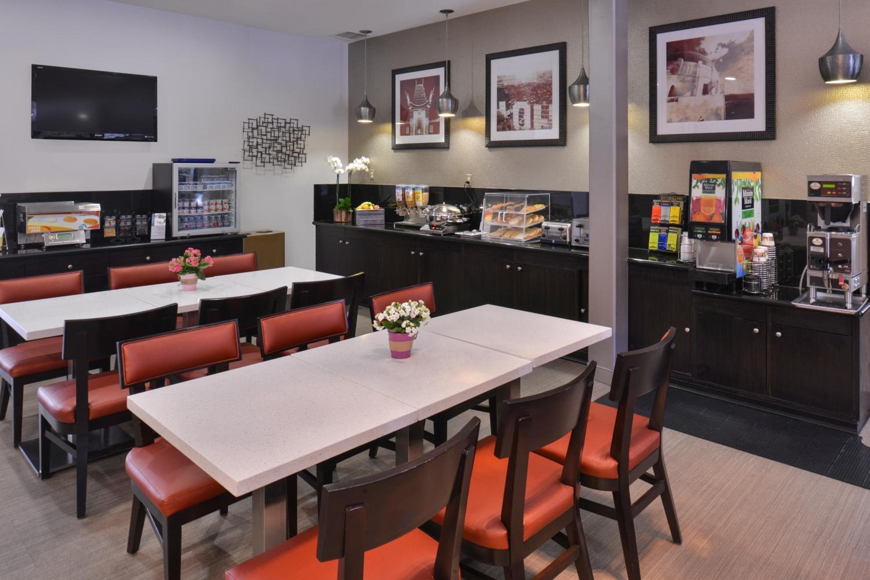 Best Western Royal Palace Inn & Suites — 10