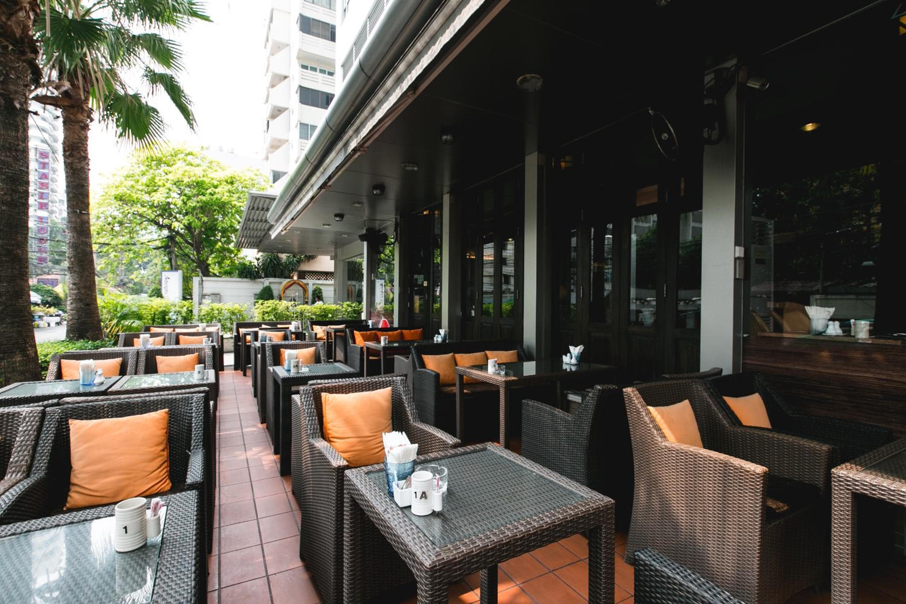 Adelphi Suites Bangkok — 17