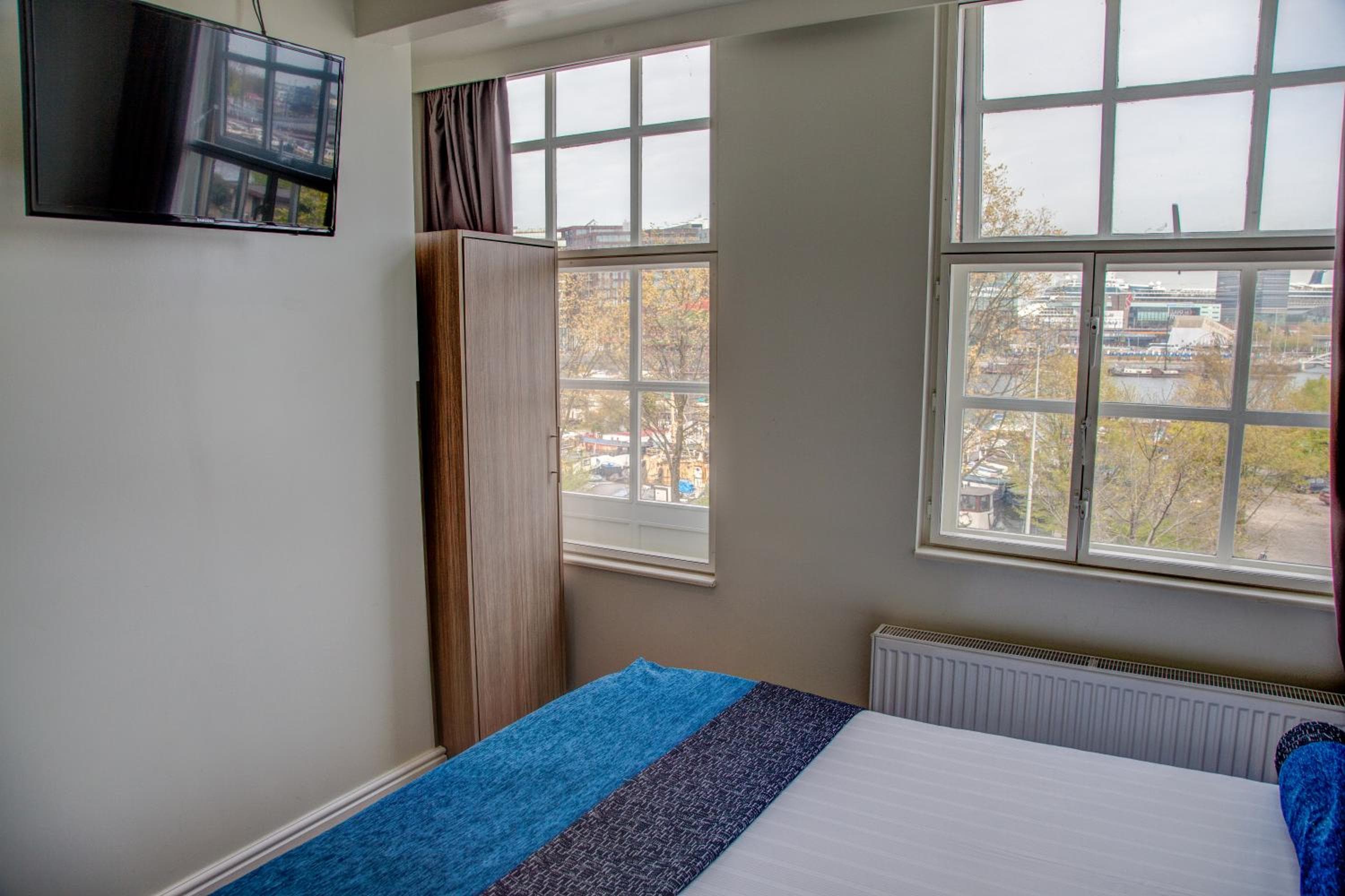 Biblioteca dell'Hotel Amsterdam — 23