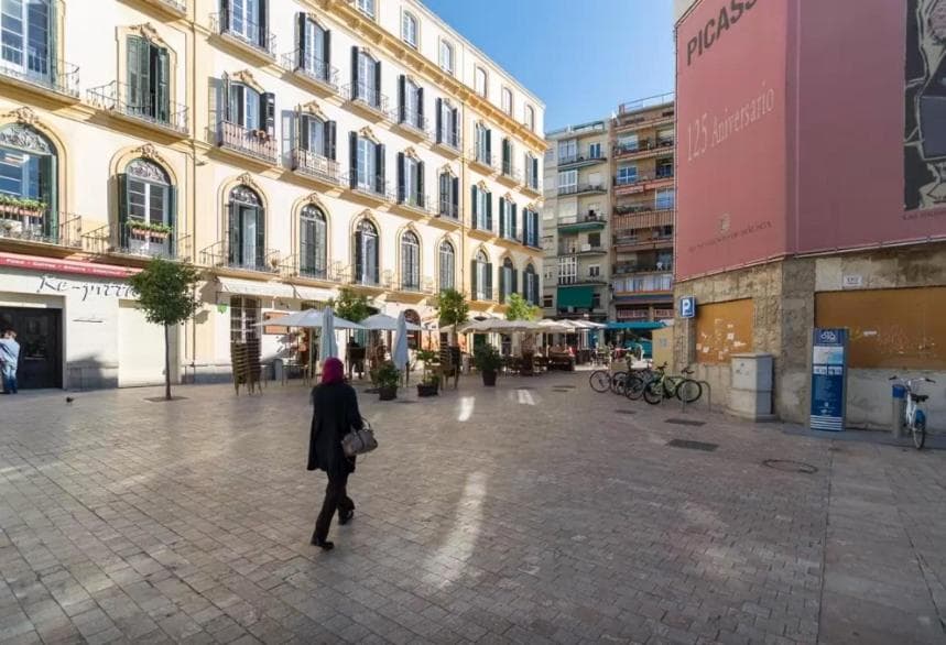 Plaza Picasso — 13