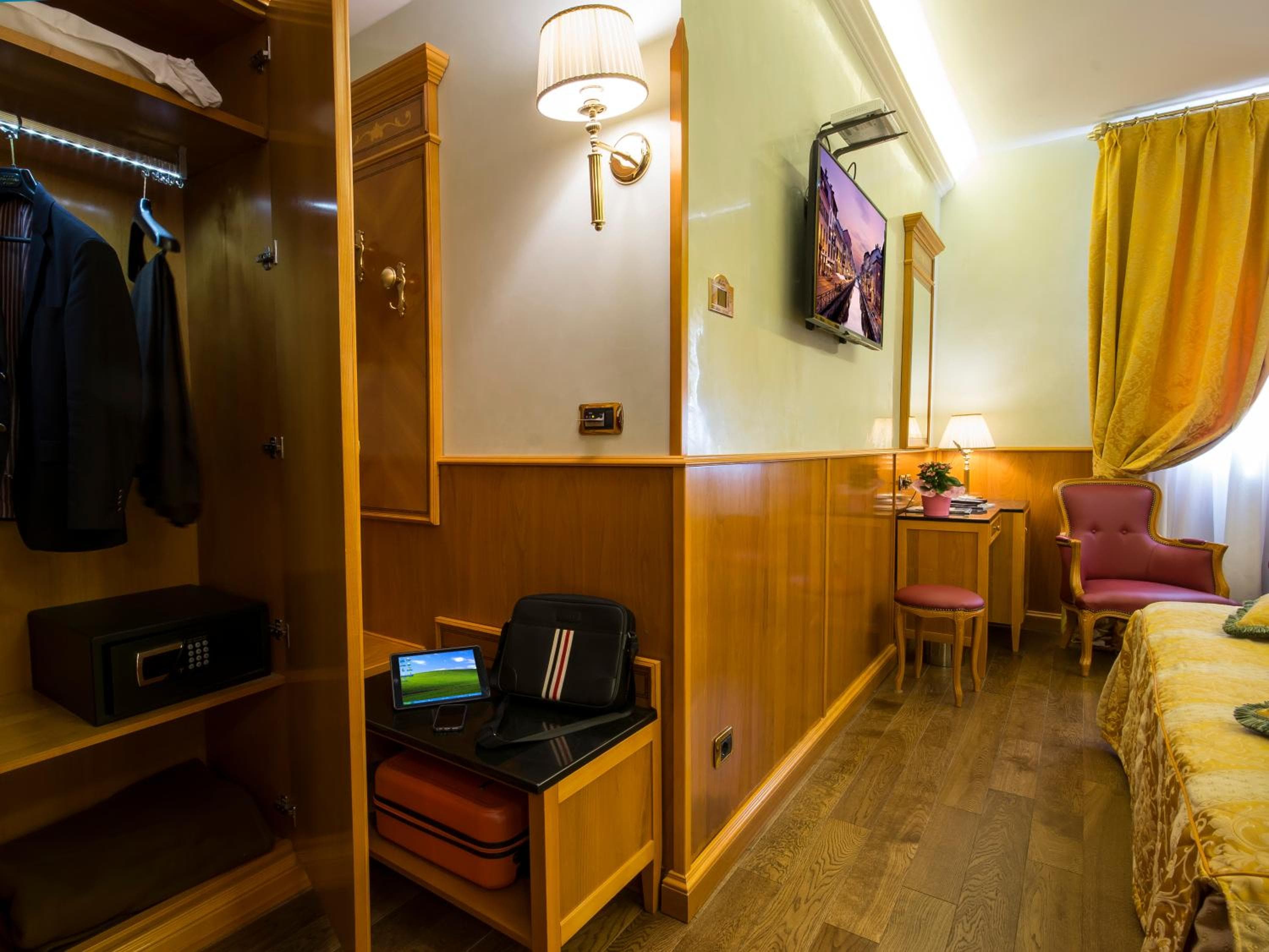 Hotel Vittoria — 12