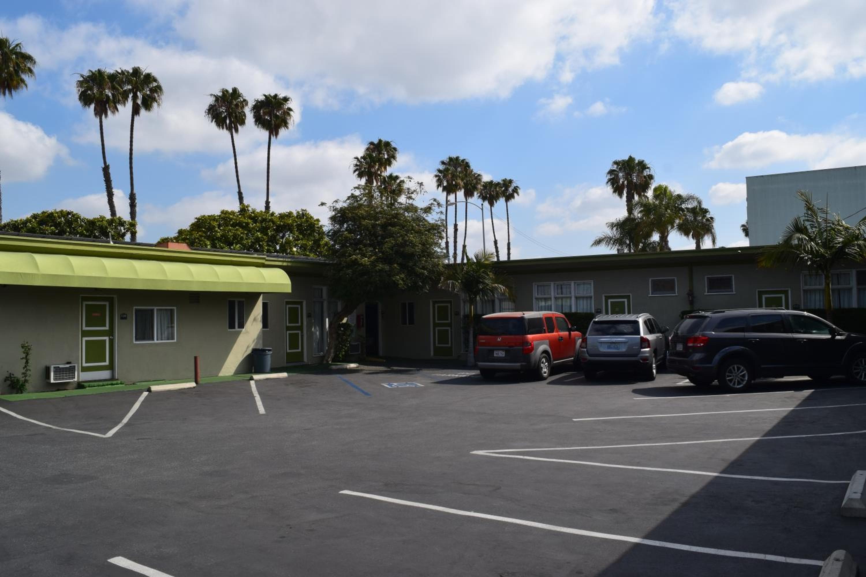 Motel Encore — 7