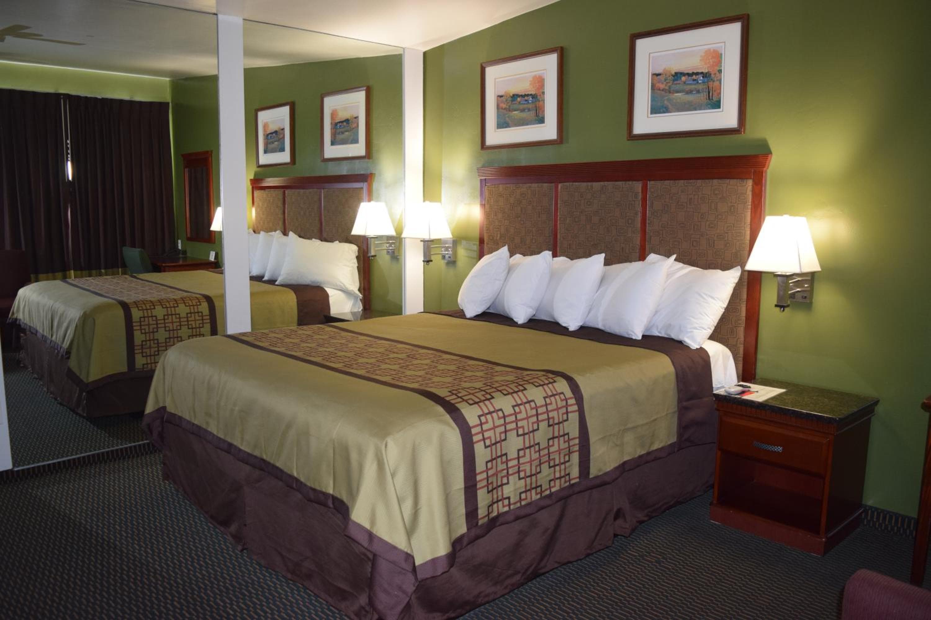 Motel Encore — 10