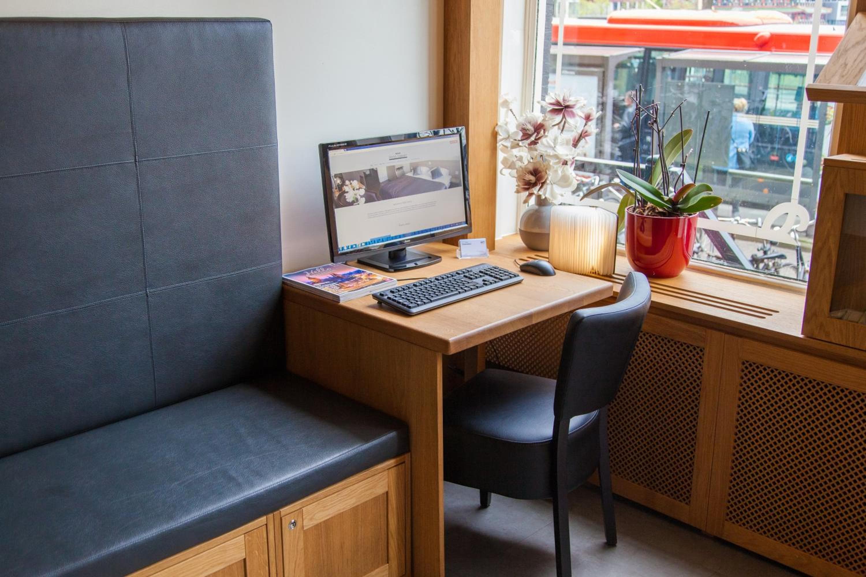 Biblioteca dell'Hotel Amsterdam — 17