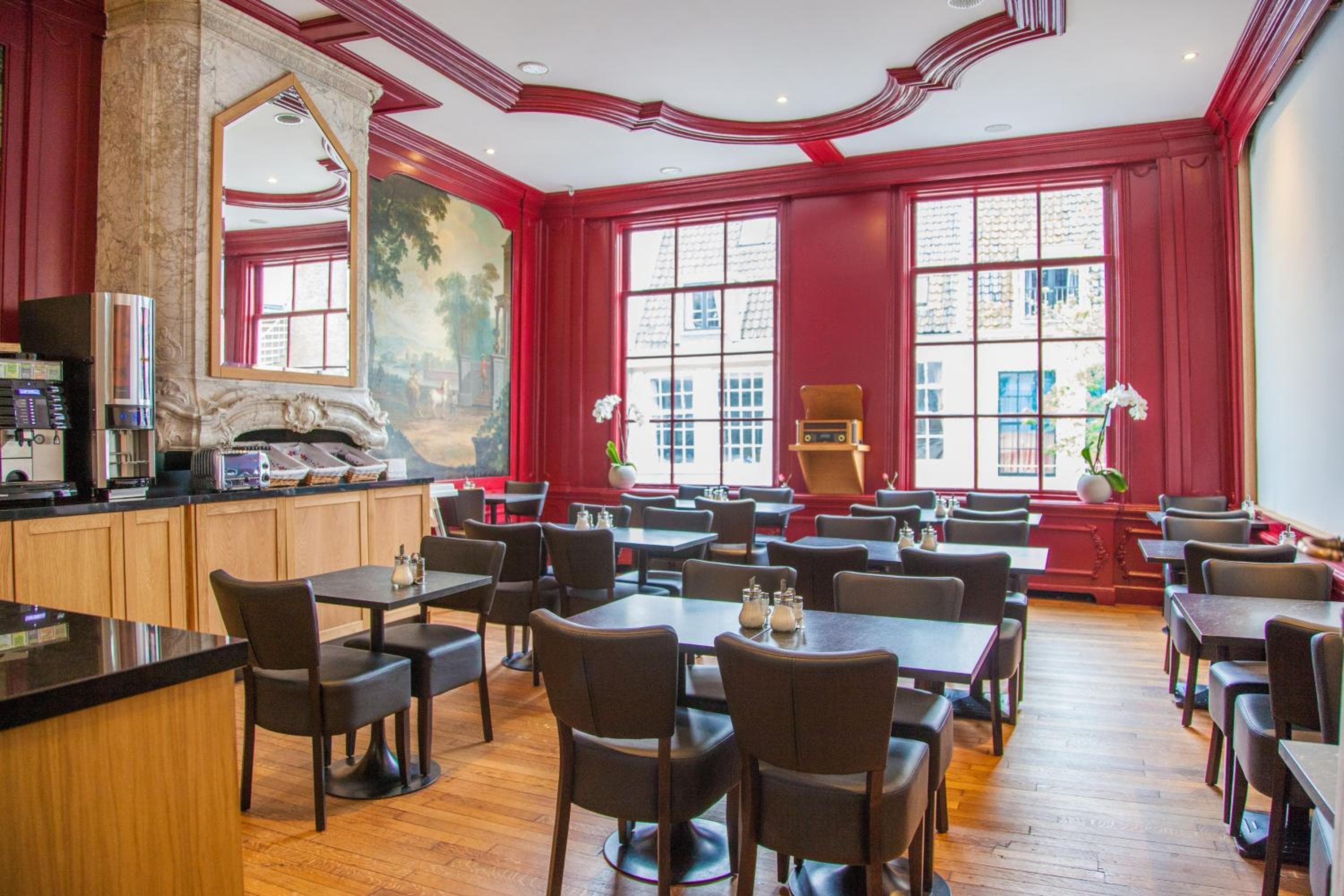 Biblioteca dell'Hotel Amsterdam — 18