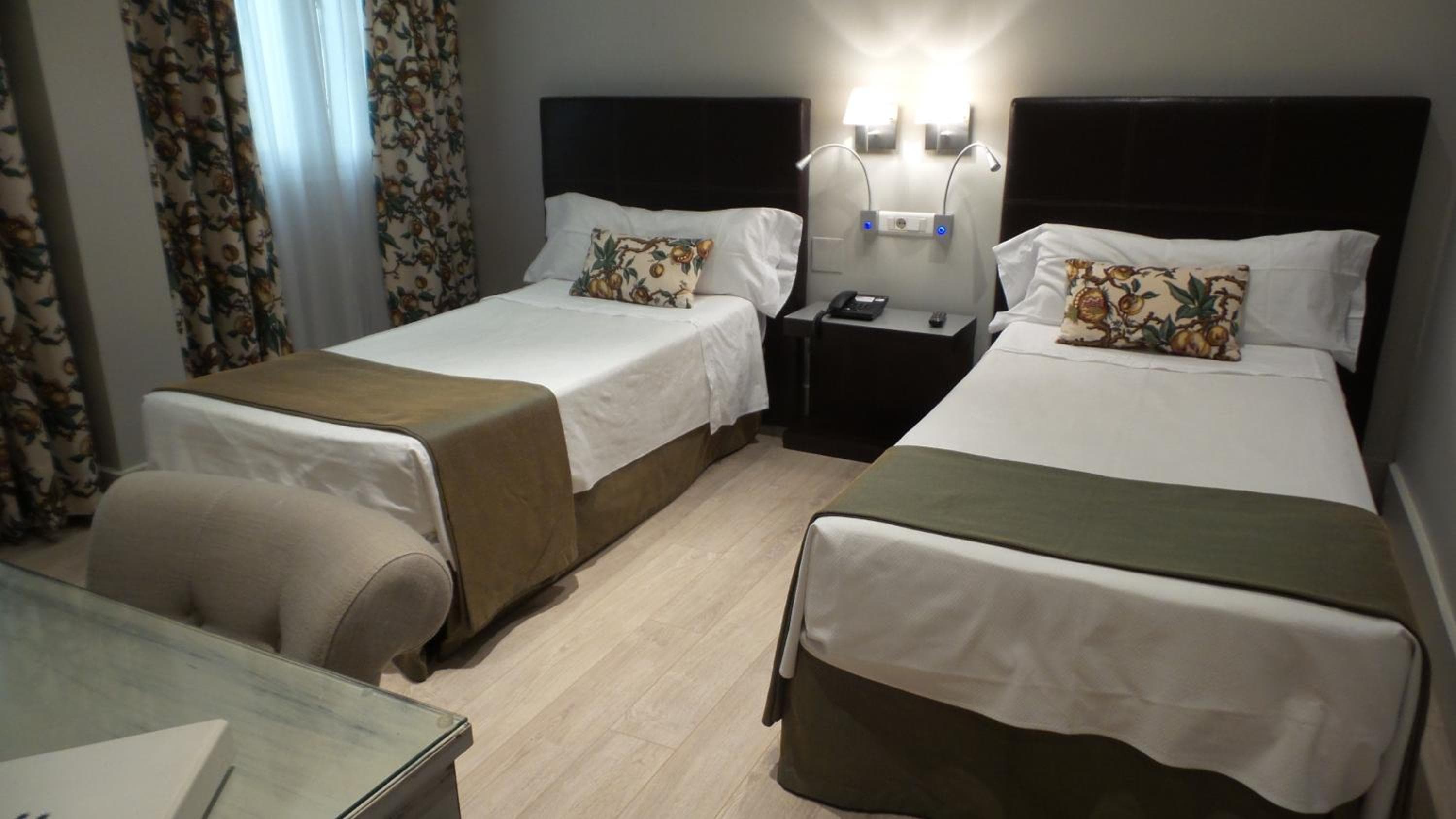 Hotel Moderno Puerta del Sol — 27
