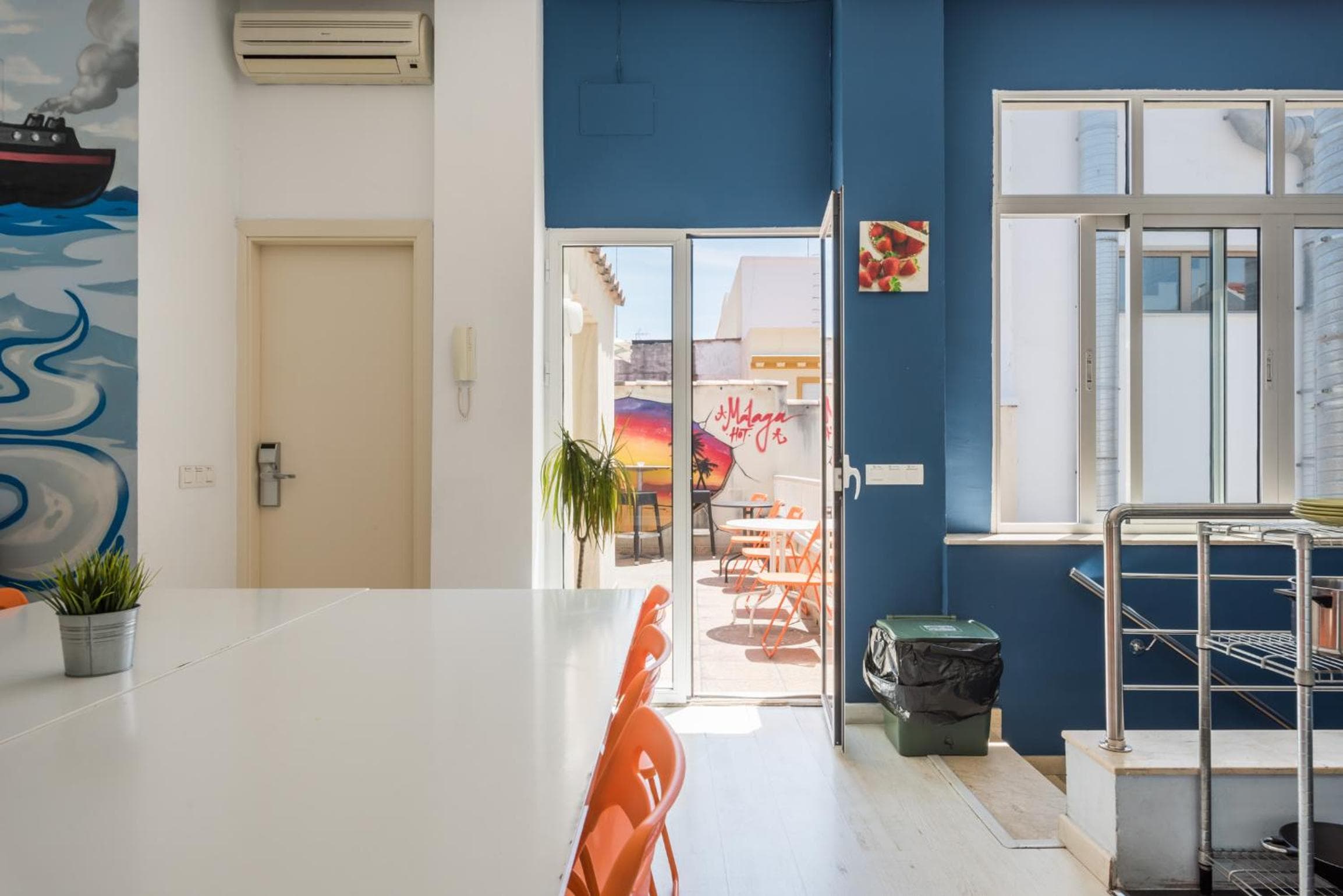 Feel Hostels Soho Malaga — 26