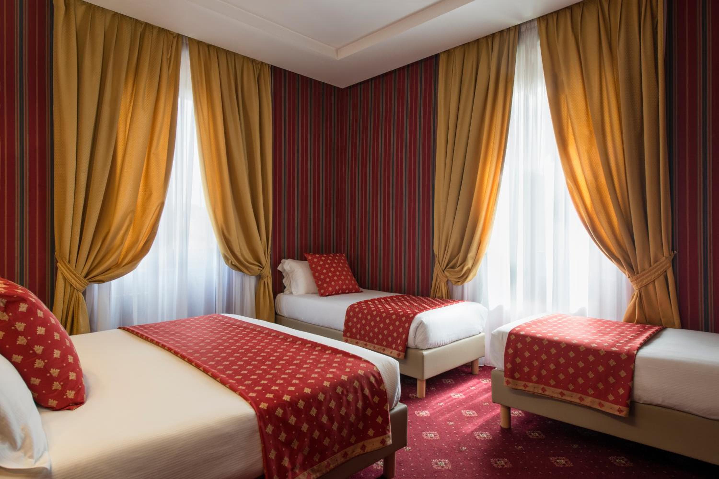 Atlantis Garden Hotel — 3