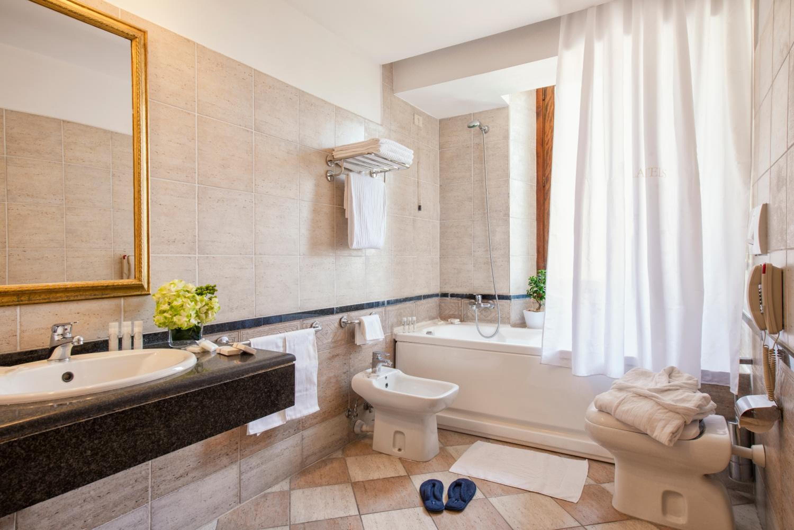 Atlantis Garden Hotel — 11