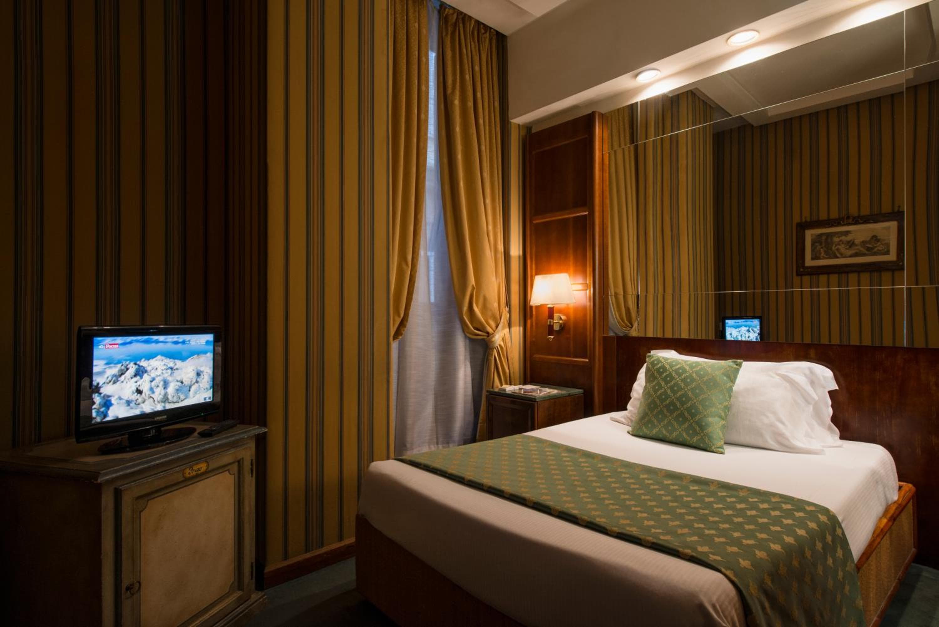 Atlantis Garden Hotel — 15