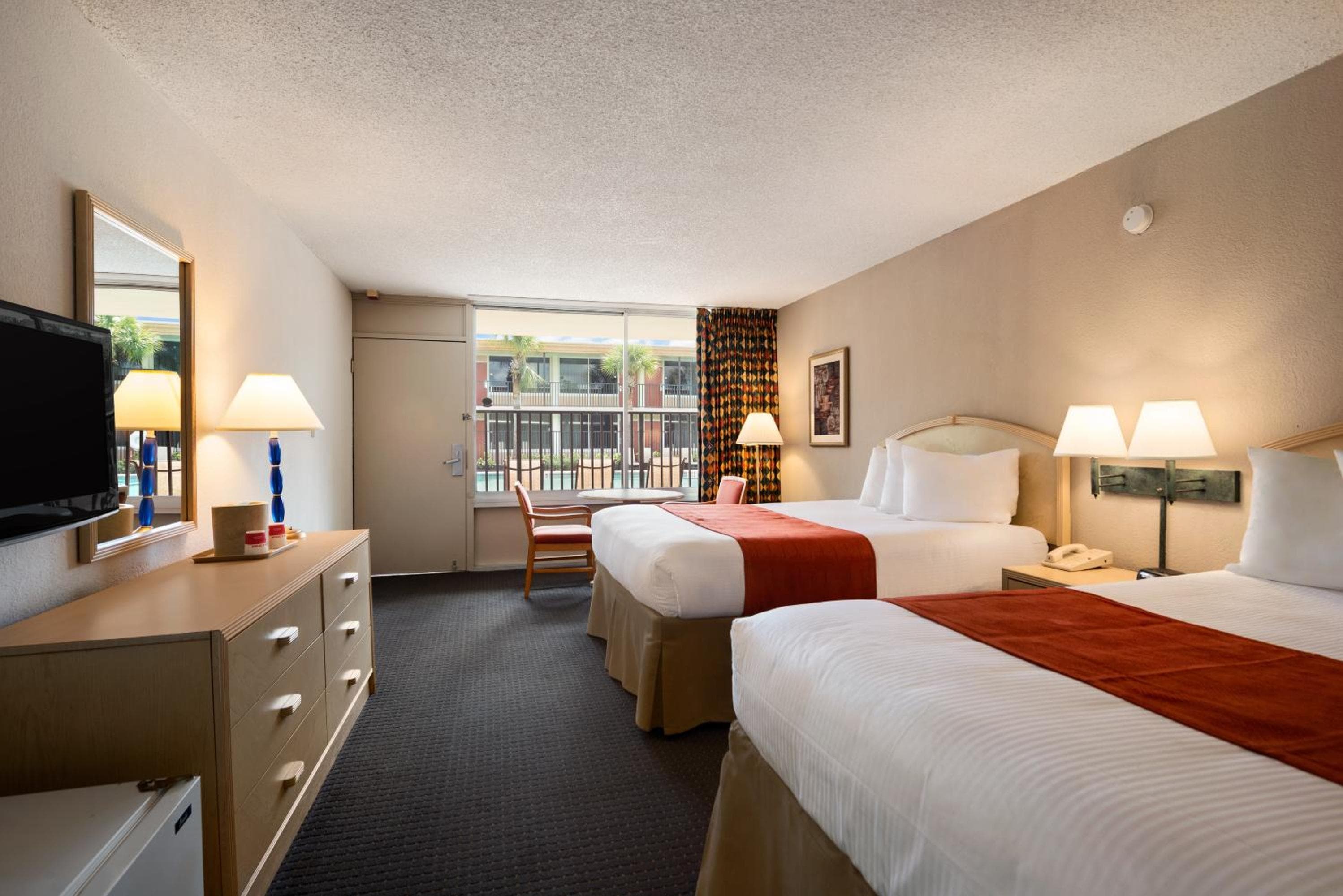Ramada by Wyndham Kissimmee Gateway - Free Theme Park Shuttle — 6