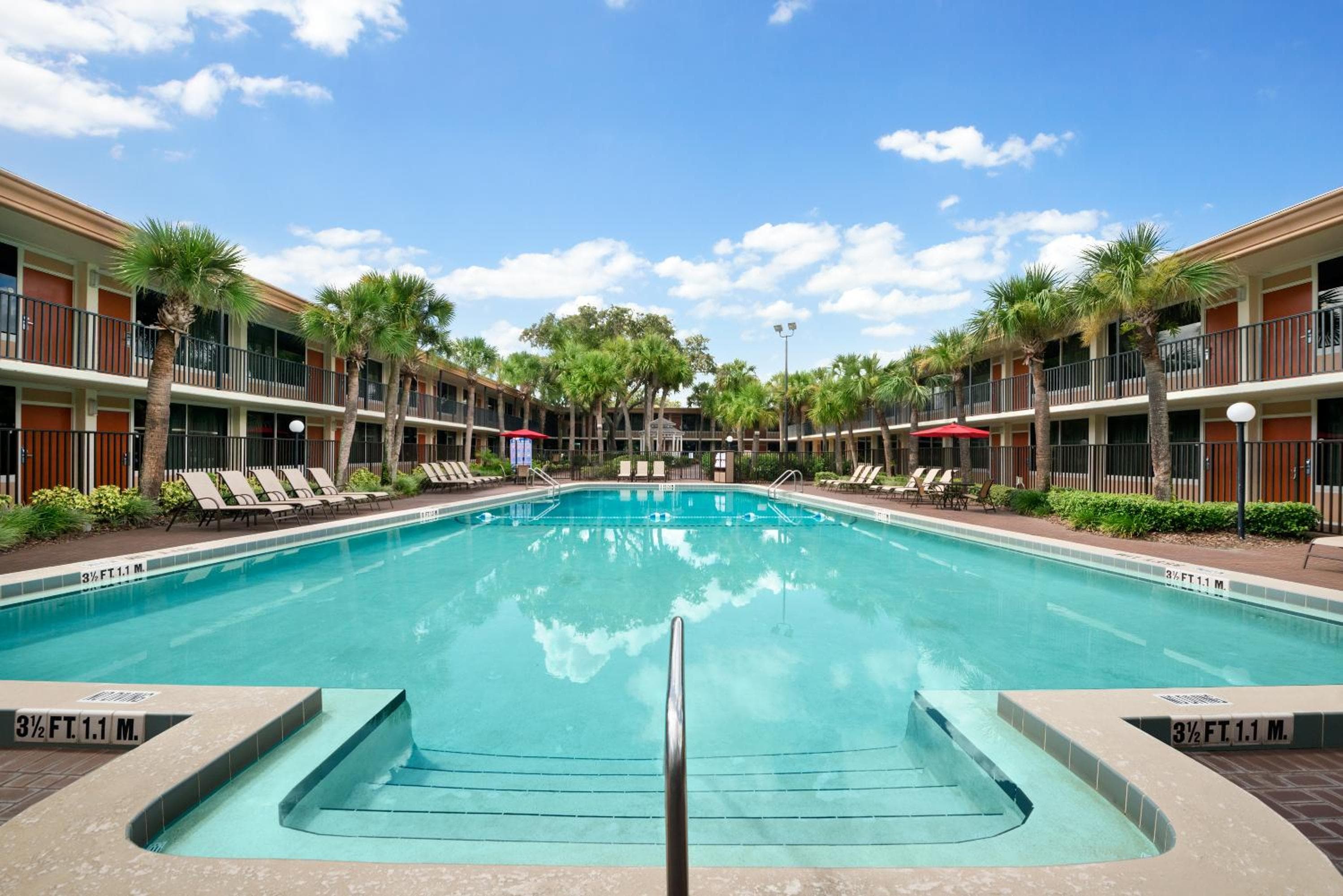 Ramada di Wyndham Kissimmee Gateway — 2