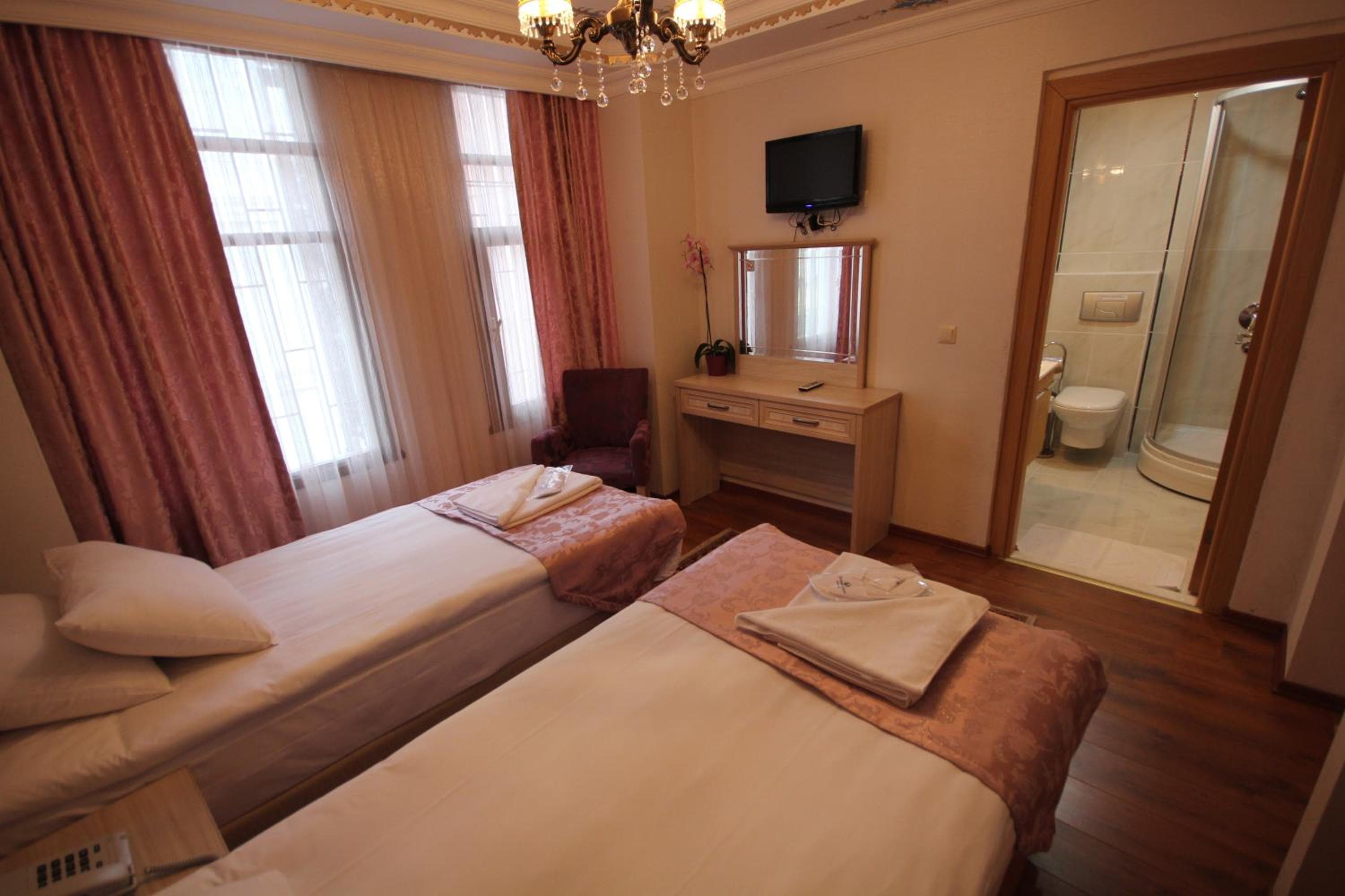 Sultani Royal Hotel — 28