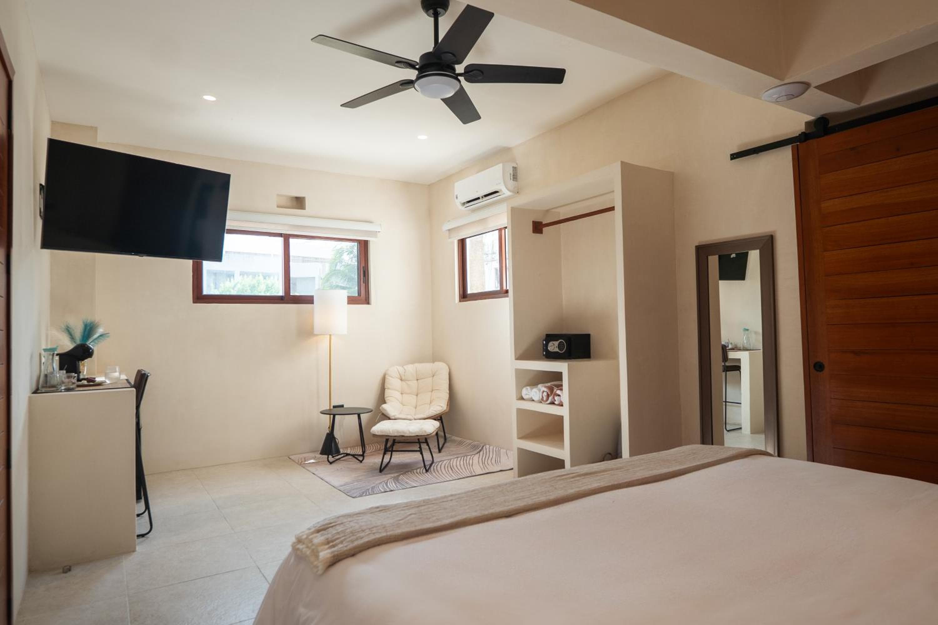 Beachfront Hotel Boutique DK — 26