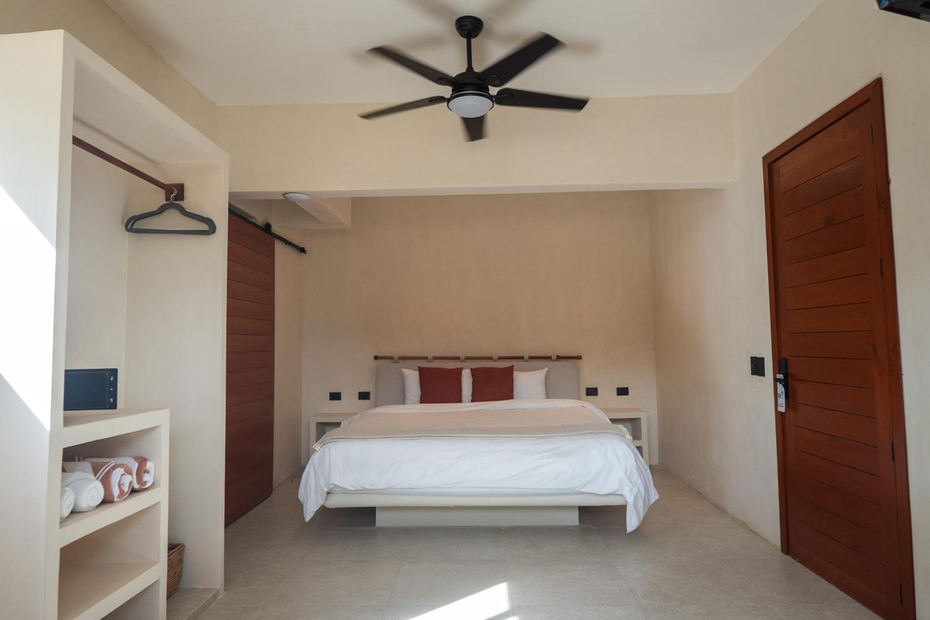 Beachfront Hotel Boutique DK — 27