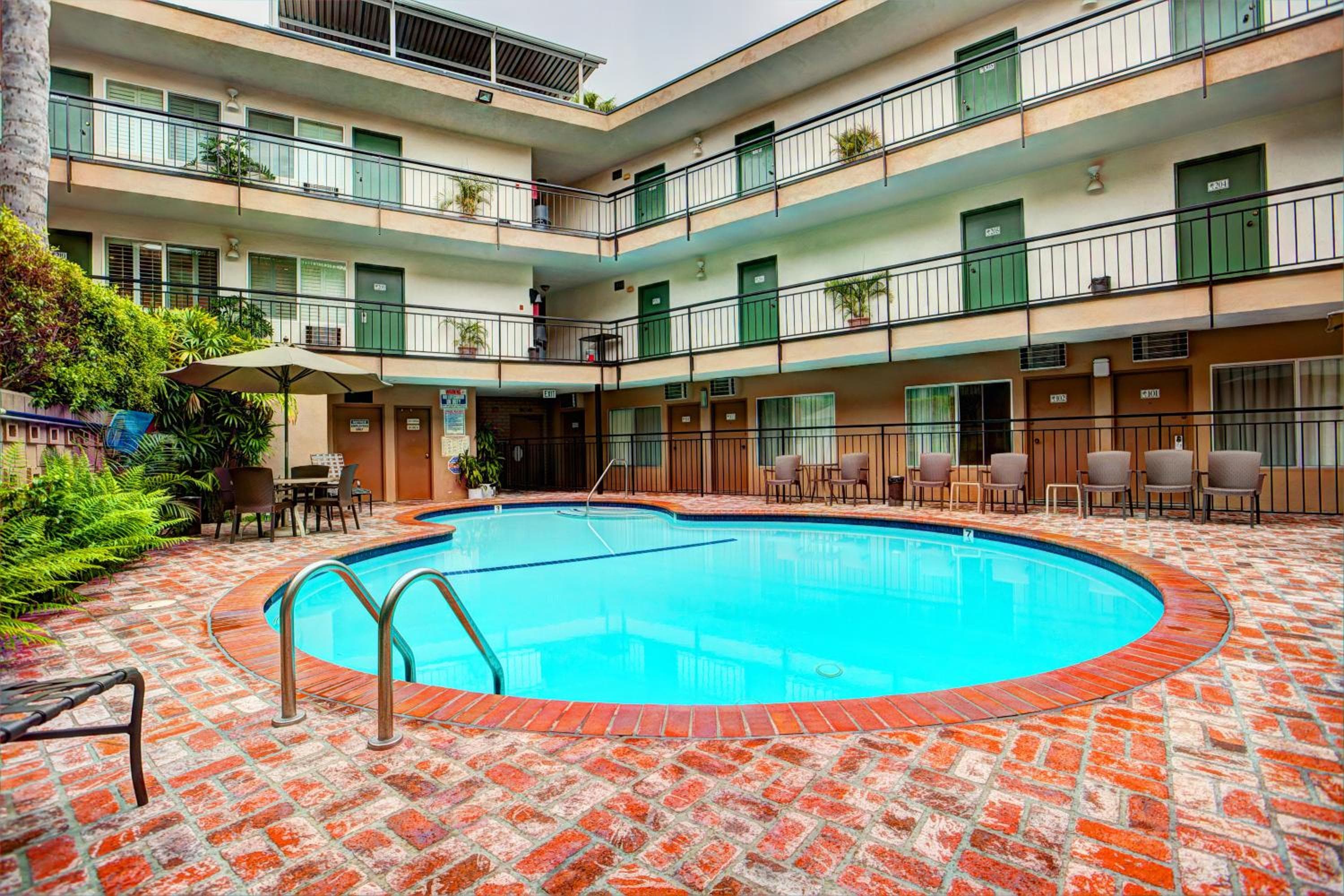 Dunes Inn - Wilshire — 24